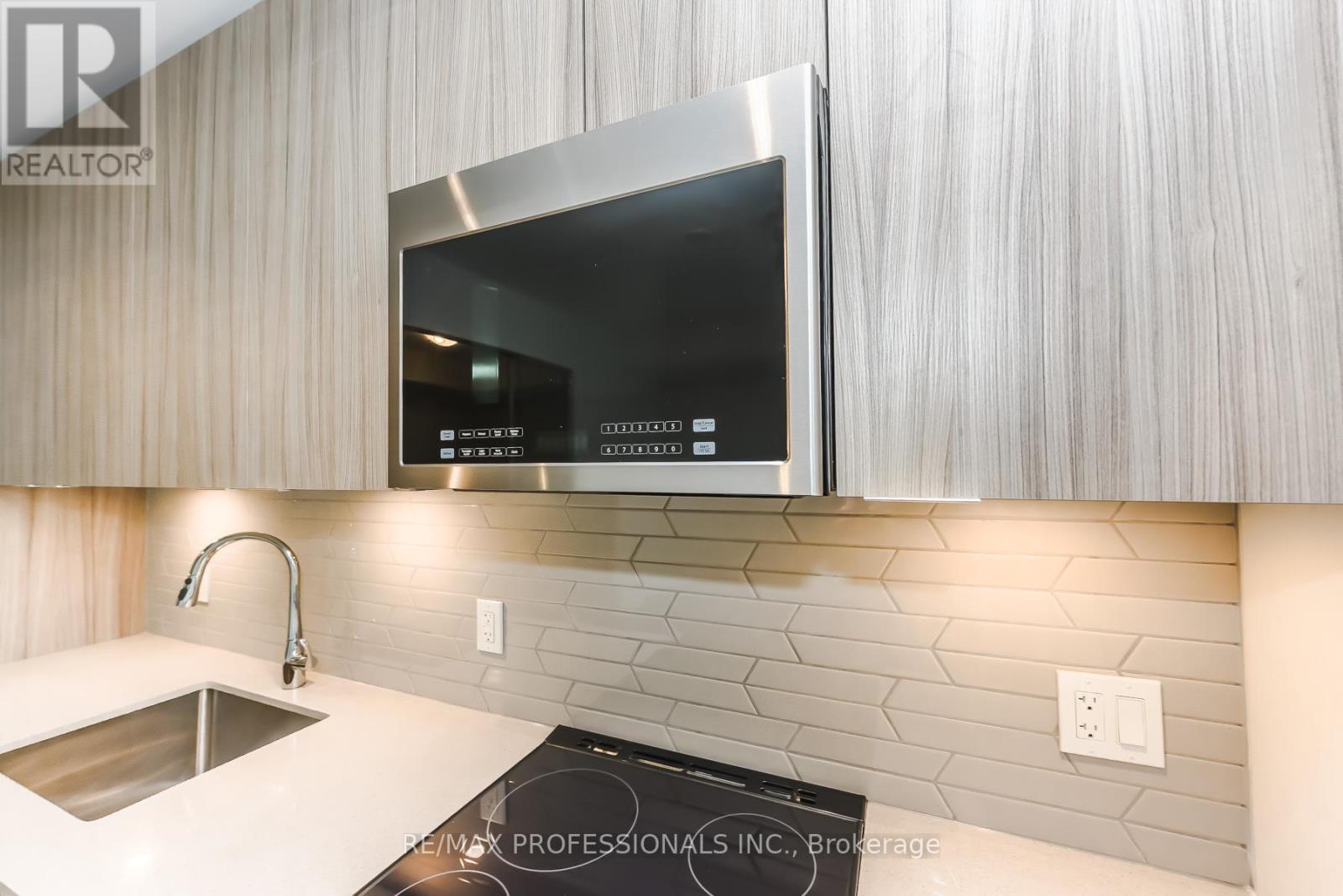 1104 - 430 Square One Drive, Mississauga, Ontario  L5B 0L6 - Photo 34 - W13015044