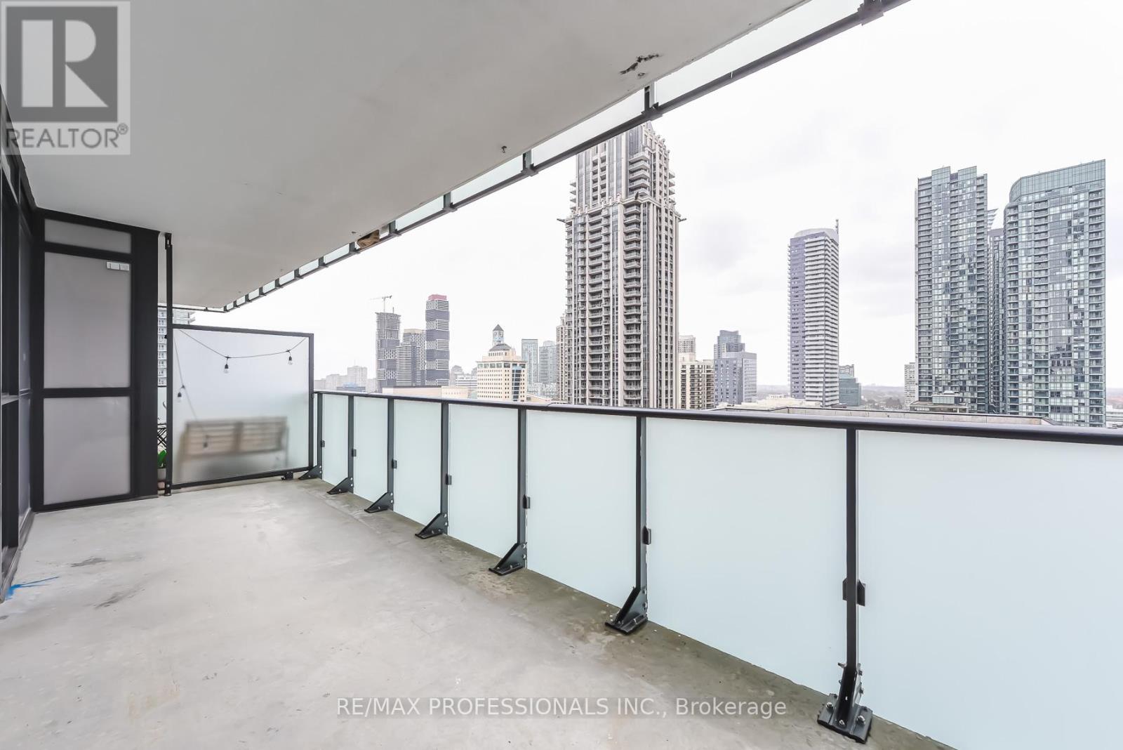 1104 - 430 Square One Drive, Mississauga, Ontario  L5B 0L6 - Photo 37 - W13015044