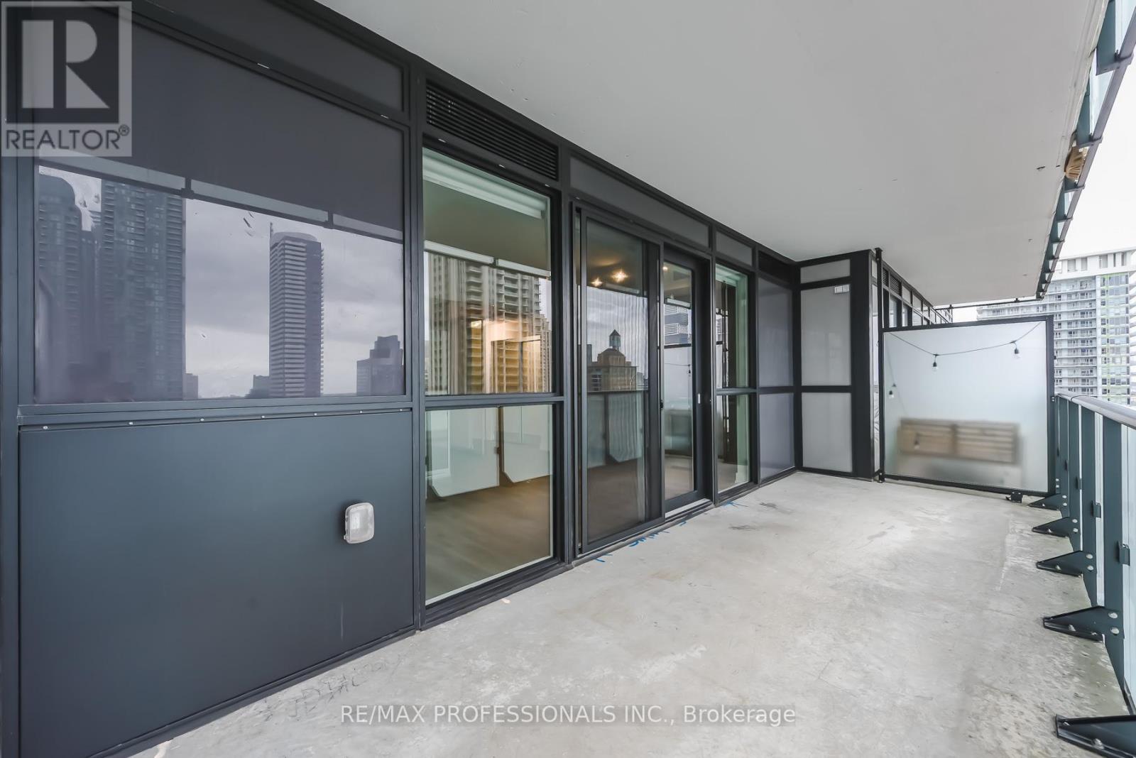 1104 - 430 Square One Drive, Mississauga, Ontario  L5B 0L6 - Photo 39 - W13015044