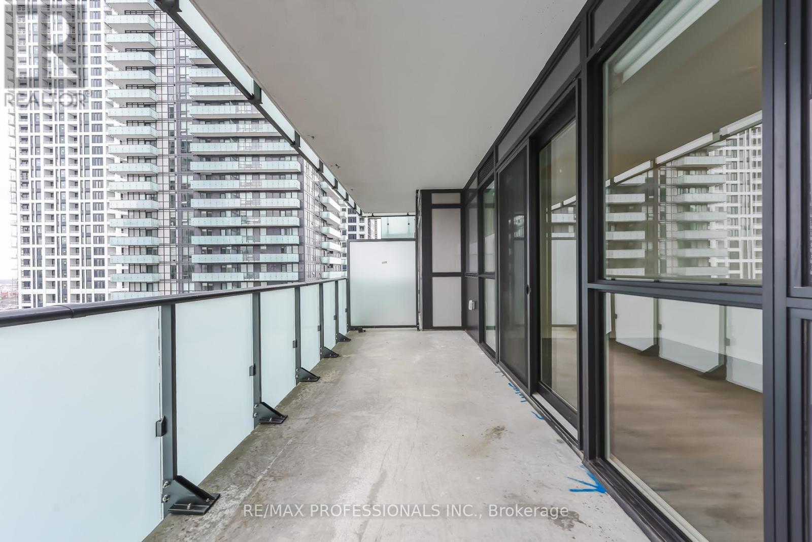 1104 - 430 Square One Drive, Mississauga, Ontario  L5B 0L6 - Photo 40 - W13015044