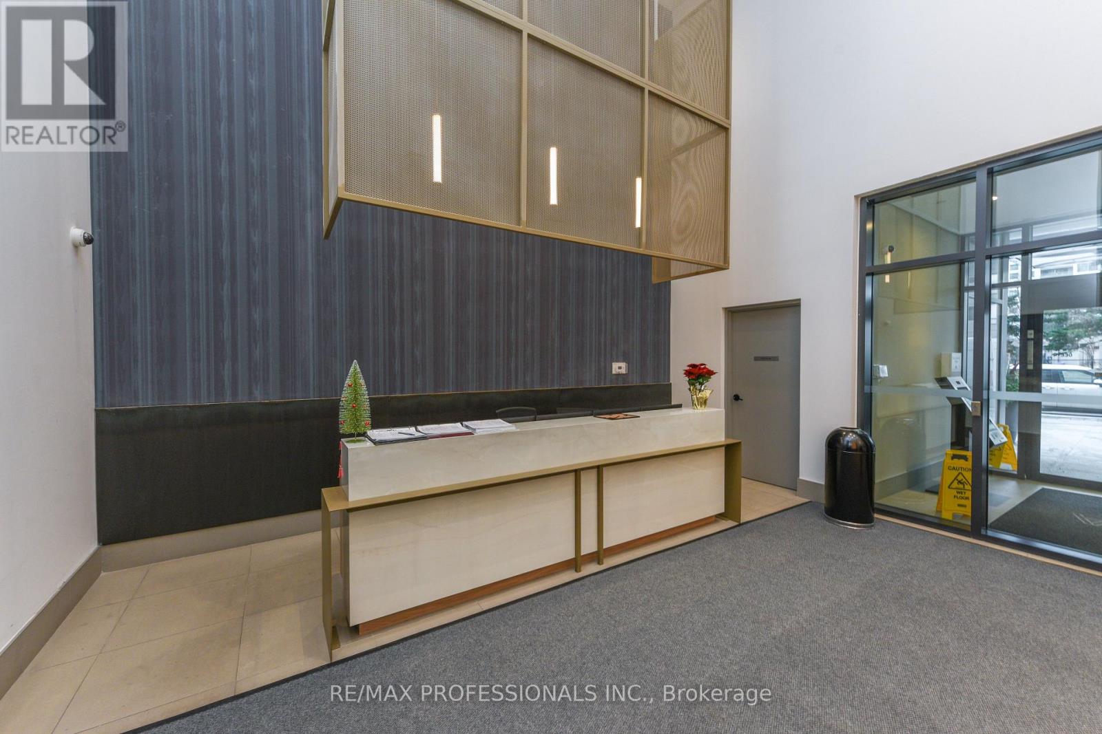 1104 - 430 Square One Drive, Mississauga, Ontario  L5B 0L6 - Photo 5 - W13015044