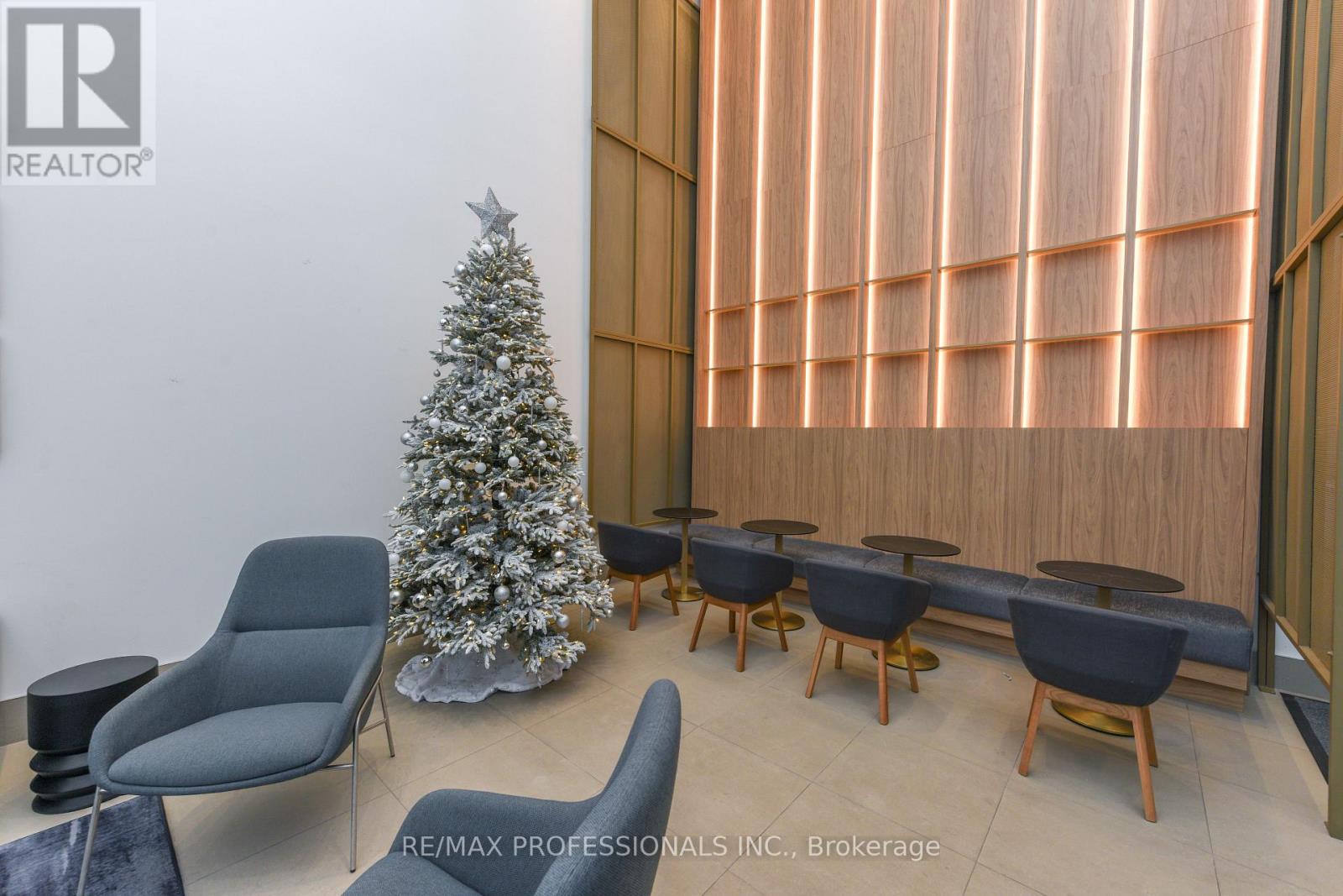 1104 - 430 Square One Drive, Mississauga, Ontario  L5B 0L6 - Photo 6 - W13015044