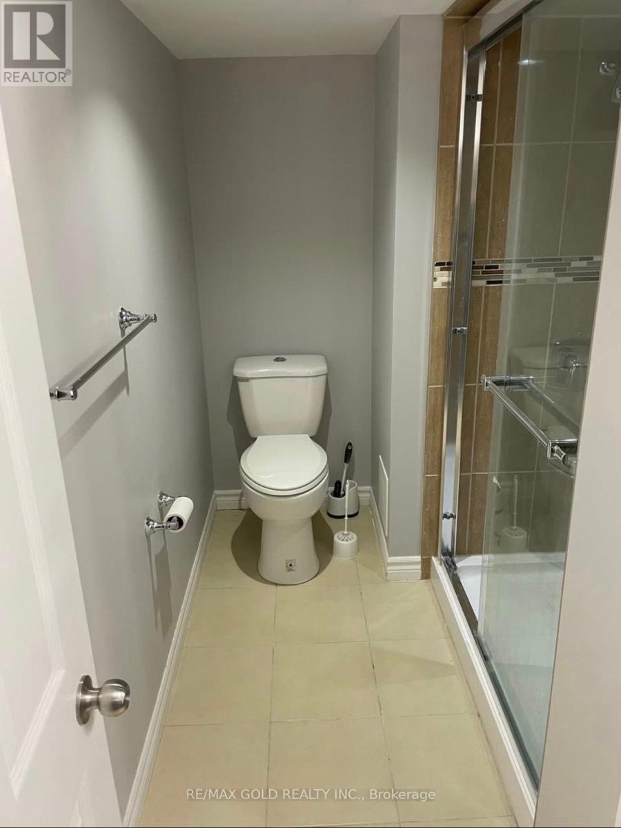 72 Lesabre Crescent, Brampton, Ontario  L6P 3R4 - Photo 4 - W13015058