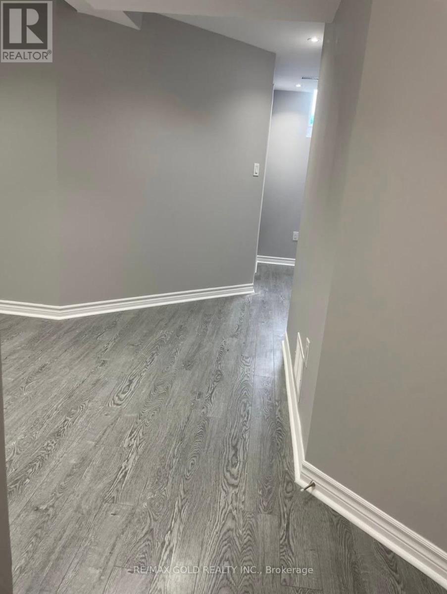 72 Lesabre Crescent, Brampton, Ontario  L6P 3R4 - Photo 7 - W13015058