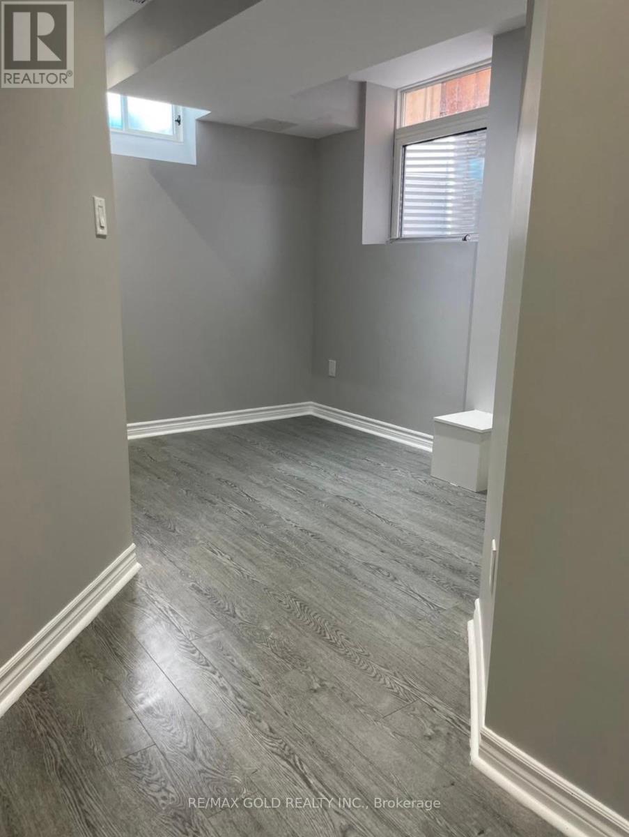 72 Lesabre Crescent, Brampton, Ontario  L6P 3R4 - Photo 9 - W13015058