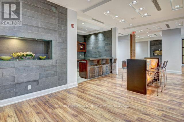 2102 - 310 Burnhamthorpe Road W, Mississauga, Ontario  L5B 4P9 - Photo 12 - W13015086