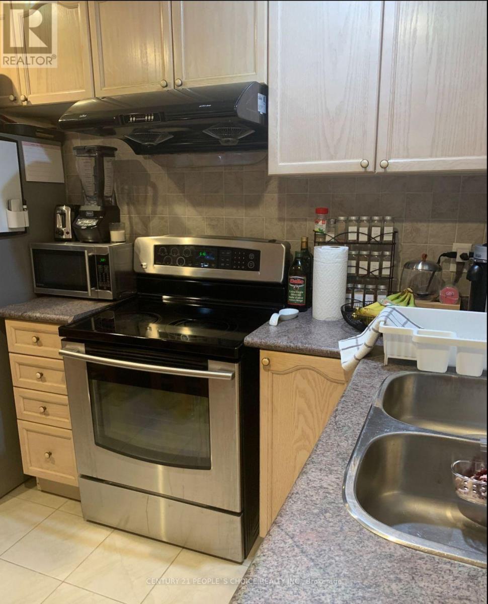 904 Drysdale Drive, Mississauga, Ontario  L5V 1X6 - Photo 4 - W13015102