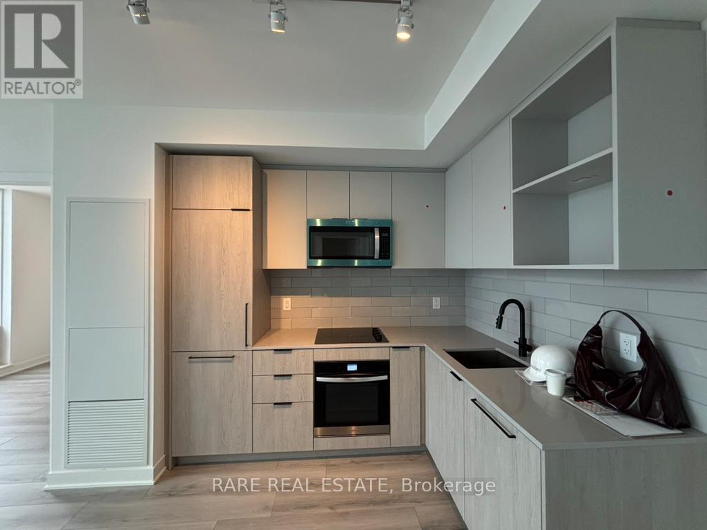 727 - 1185 DUPONT STREET, Toronto, Ontario