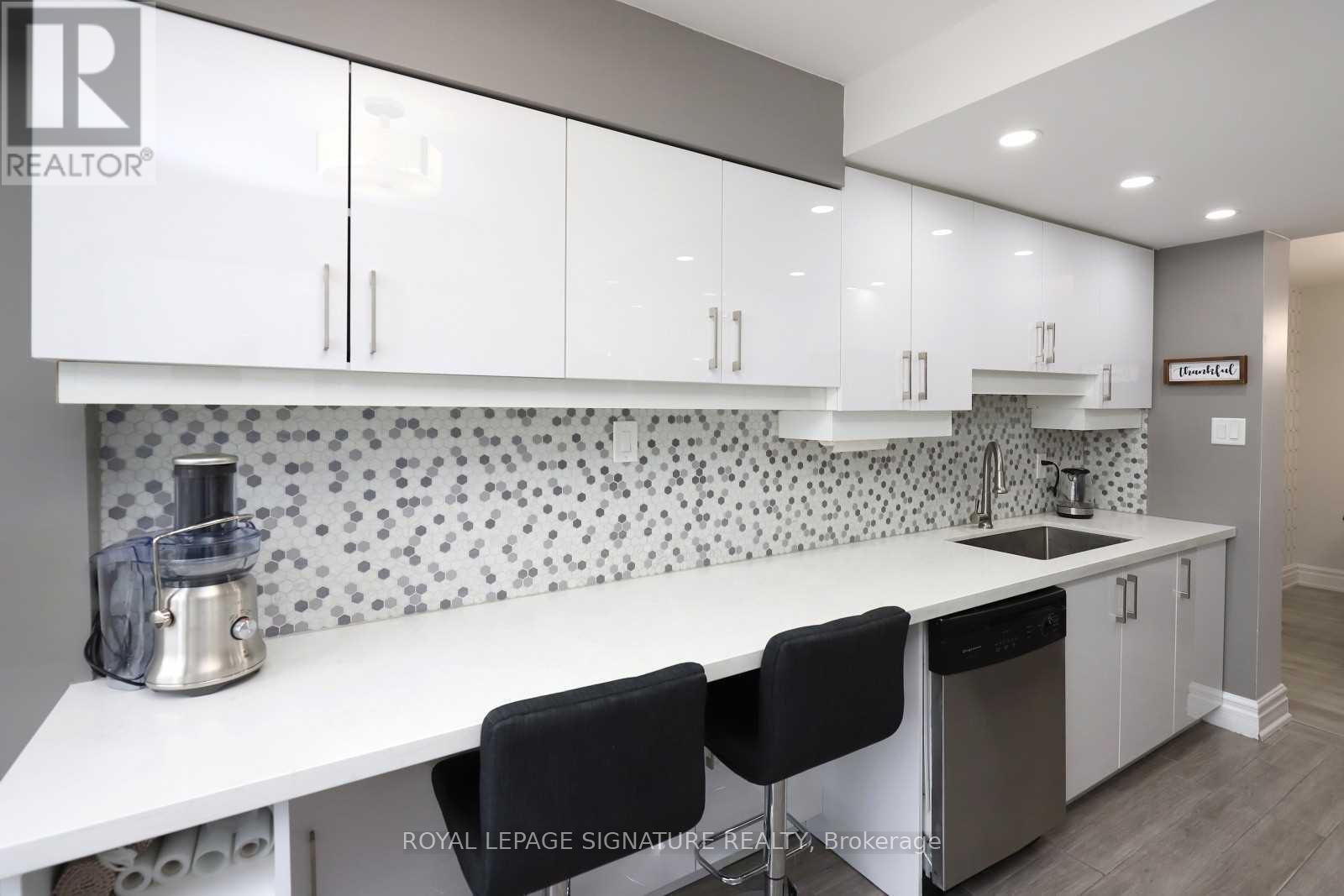 1101 - 100 County Court Boulevard, Brampton, Ontario  L6W 3X1 - Photo 10 - W13015116