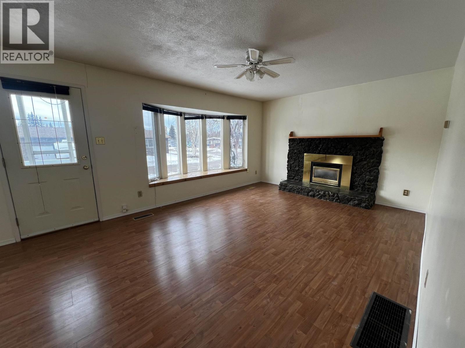 430 Endako Place, Fraser Lake, British Columbia  V0J 1S0 - Photo 11 - R3097249