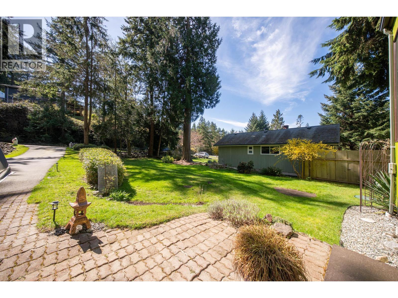 1540 Tunstall Boulevard, Bowen Island, British Columbia  V0N 1G2 - Photo 2 - R3111858