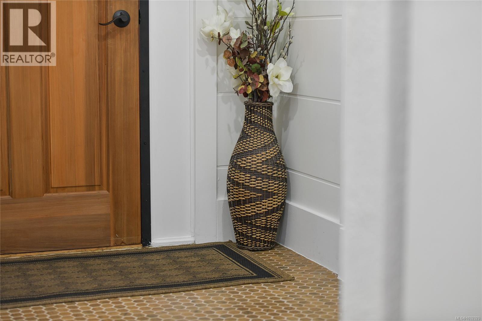 3528 Richmond Rd, Saanich, British Columbia  V8P 4P8 - Photo 3 - 1032323