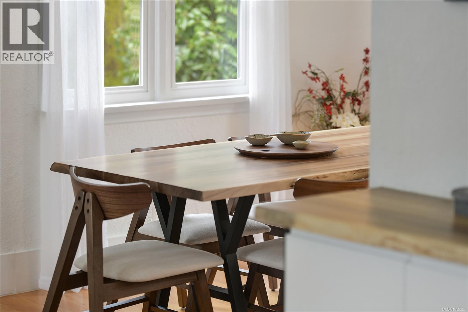 3528 Richmond Rd, Saanich, British Columbia  V8P 4P8 - Photo 2 - 1032323