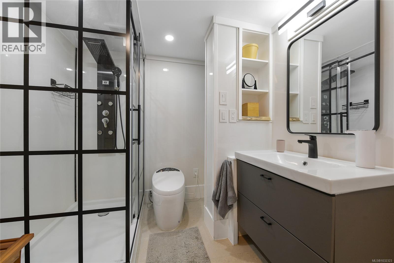 3528 Richmond Rd, Saanich, British Columbia  V8P 4P8 - Photo 41 - 1032323