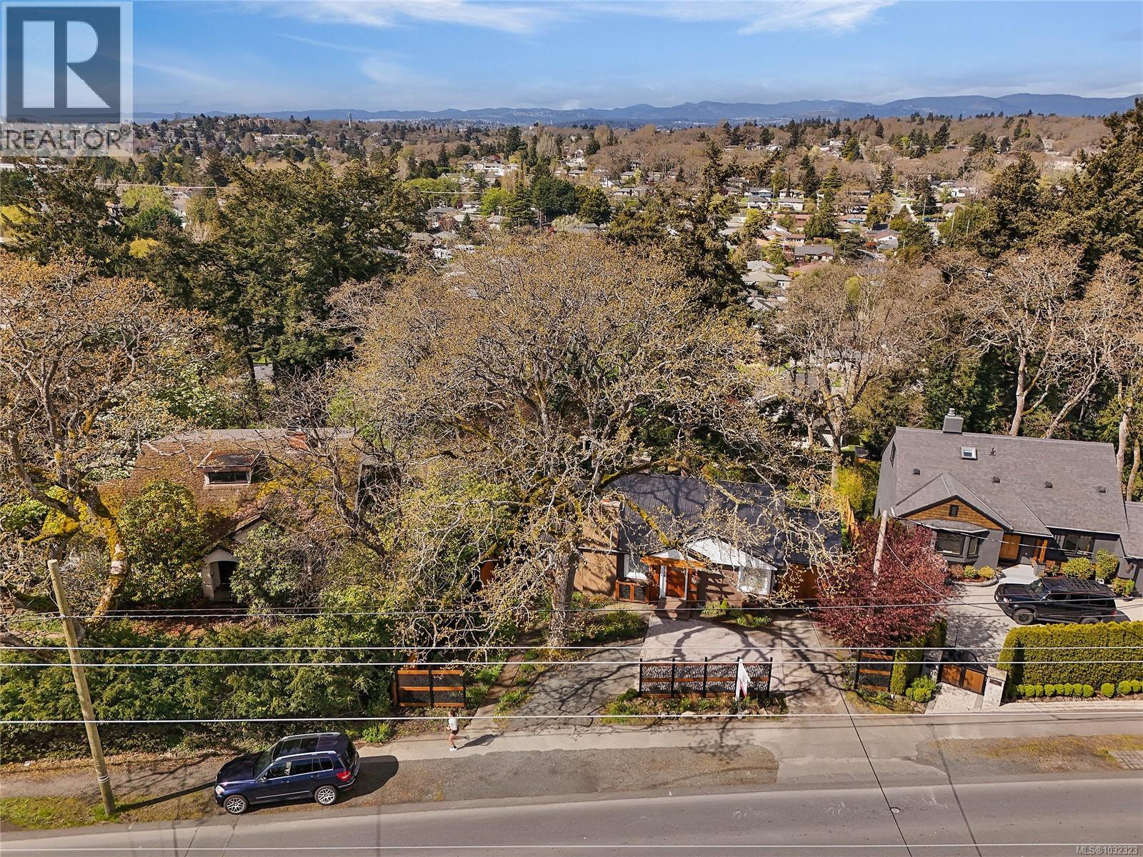 3528 Richmond Rd, Saanich, British Columbia  V8P 4P8 - Photo 75 - 1032323