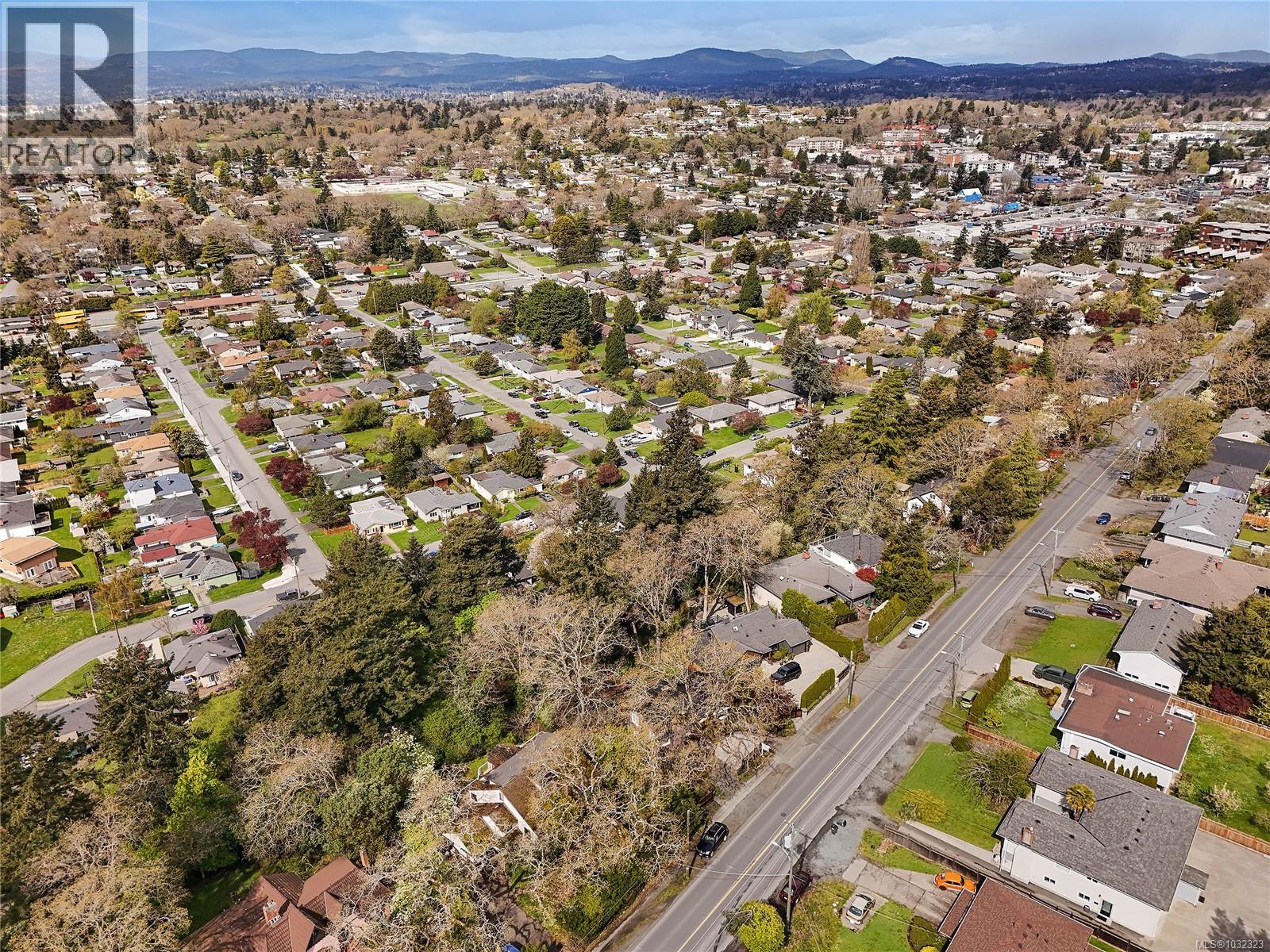 3528 Richmond Rd, Saanich, British Columbia  V8P 4P8 - Photo 85 - 1032323