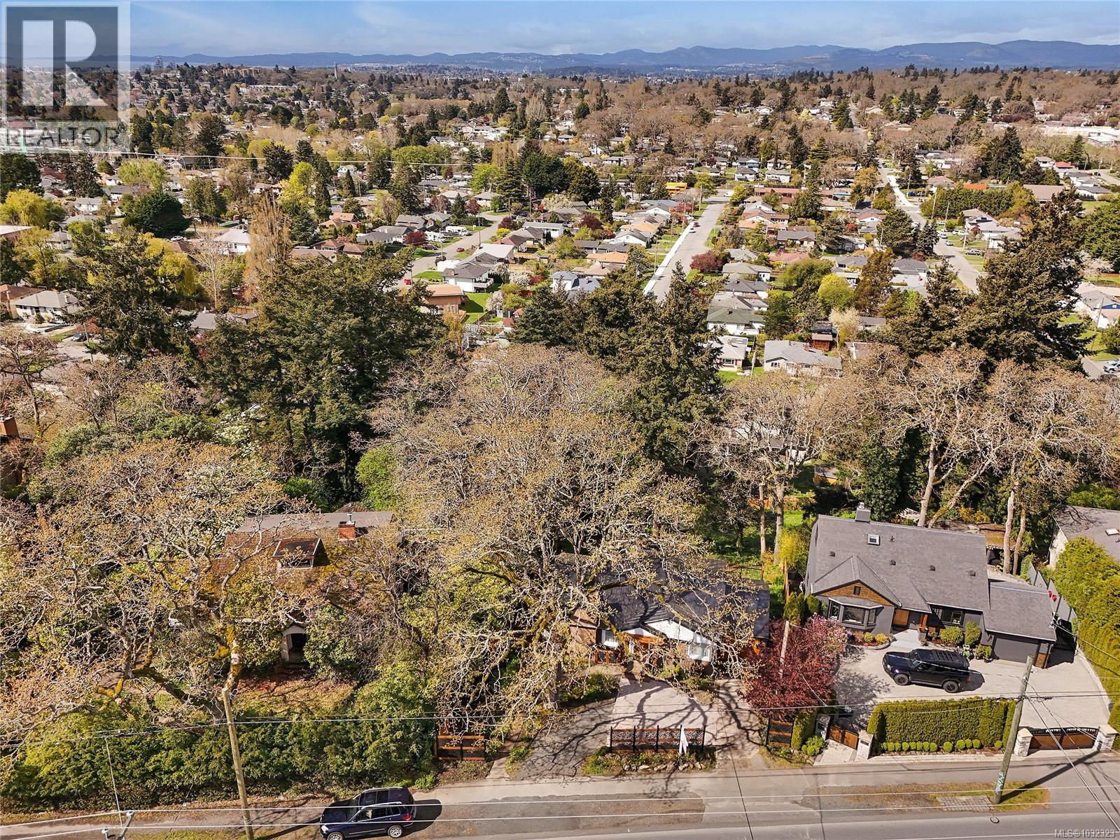 3528 Richmond Rd, Saanich, British Columbia  V8P 4P8 - Photo 73 - 1032323