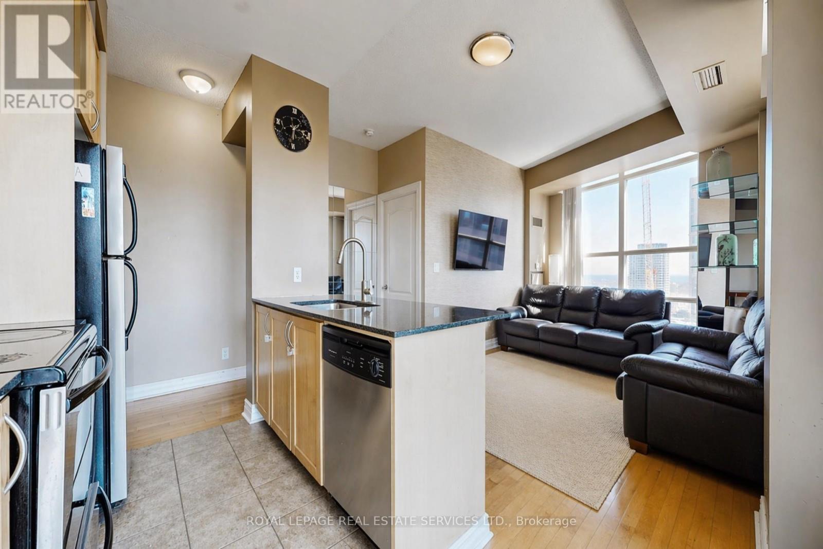 2505 - 1 Elm Drive W, Mississauga, Ontario  L5B 3C2 - Photo 12 - W12978494