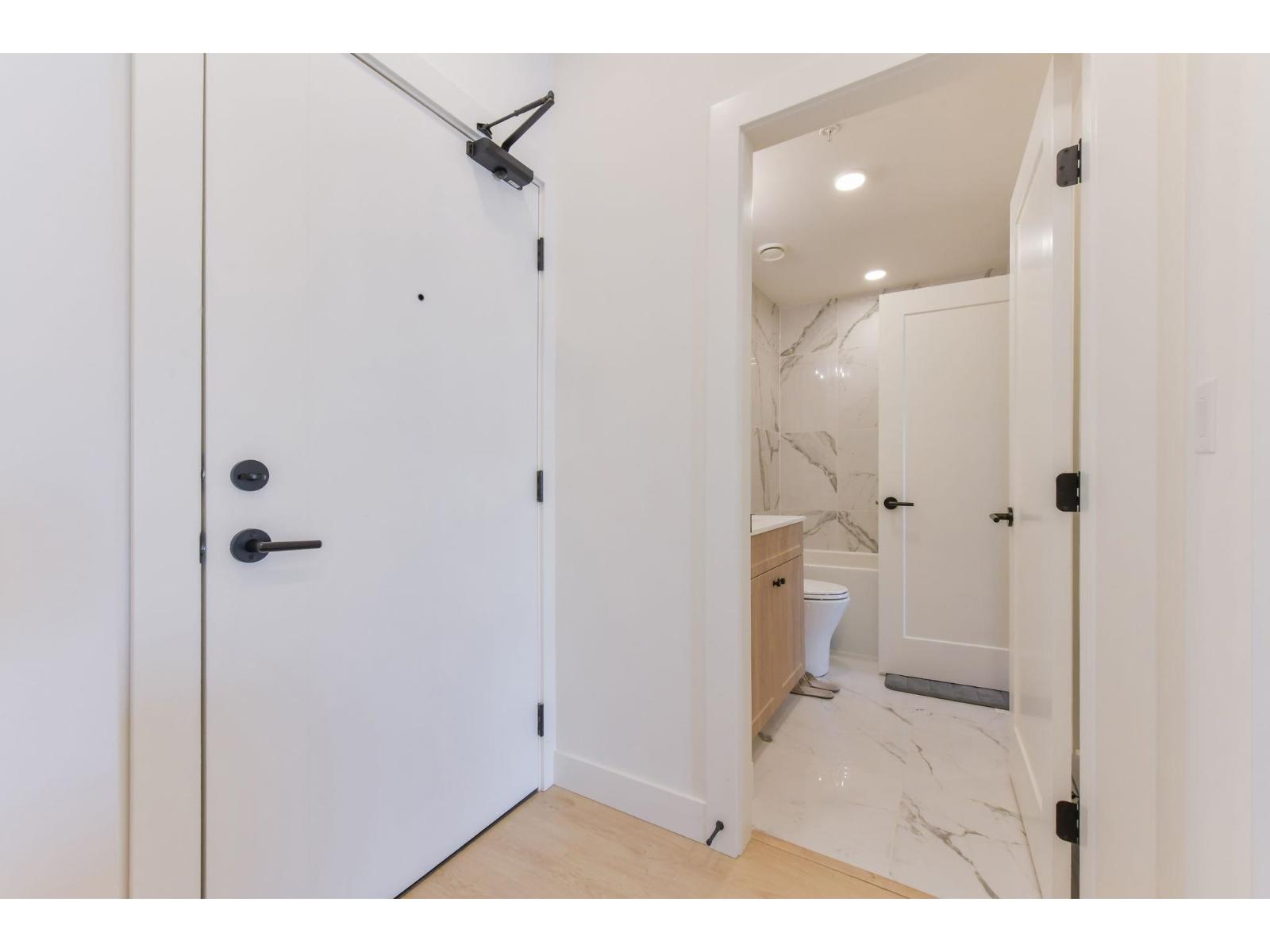 106 19953 76 Avenue, Langley, British Columbia  V2Y 3Y1 - Photo 3 - R3113033