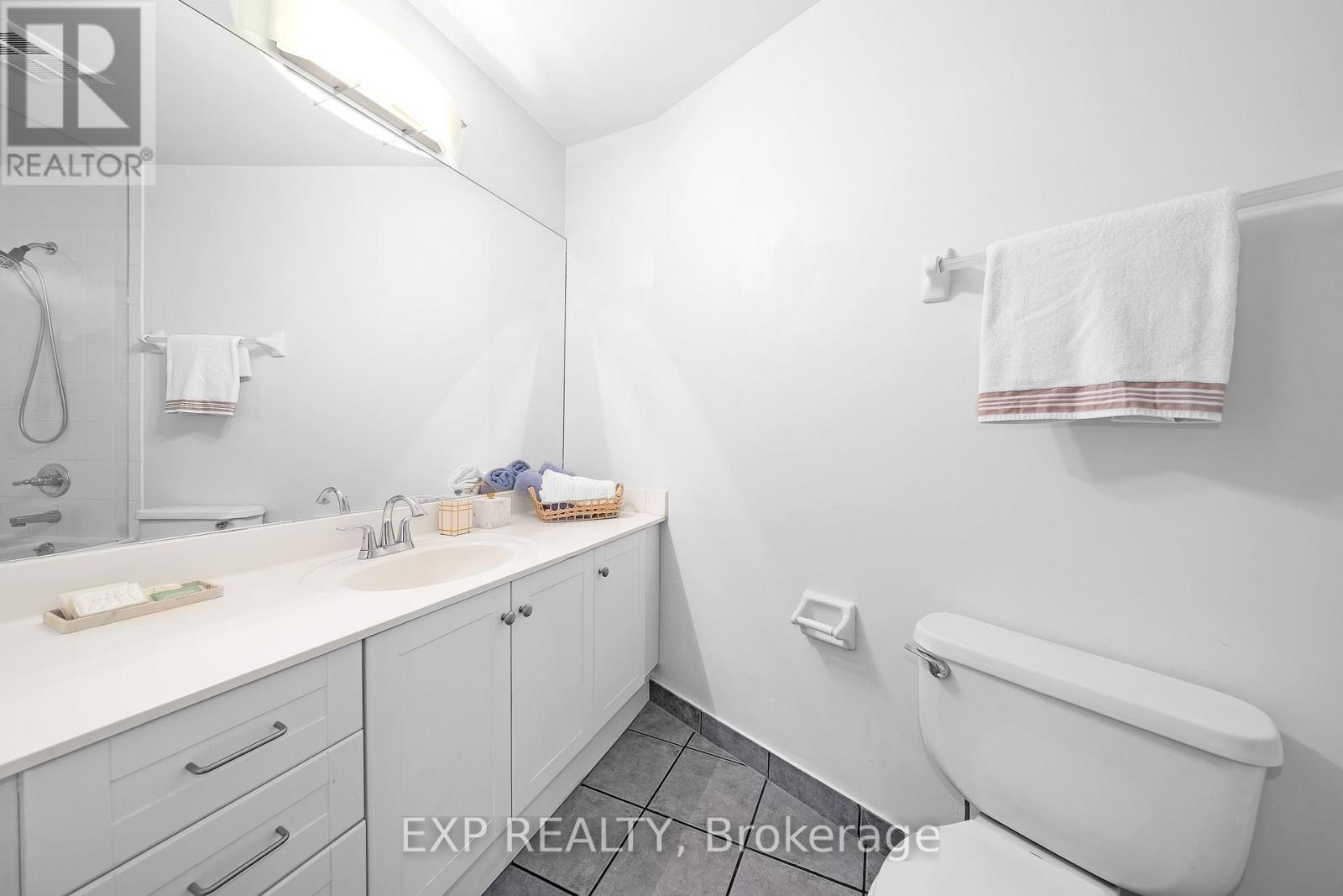 1007 - 115 Richmond Street E, Toronto, Ontario  M5C 3H6 - Photo 6 - C13005998