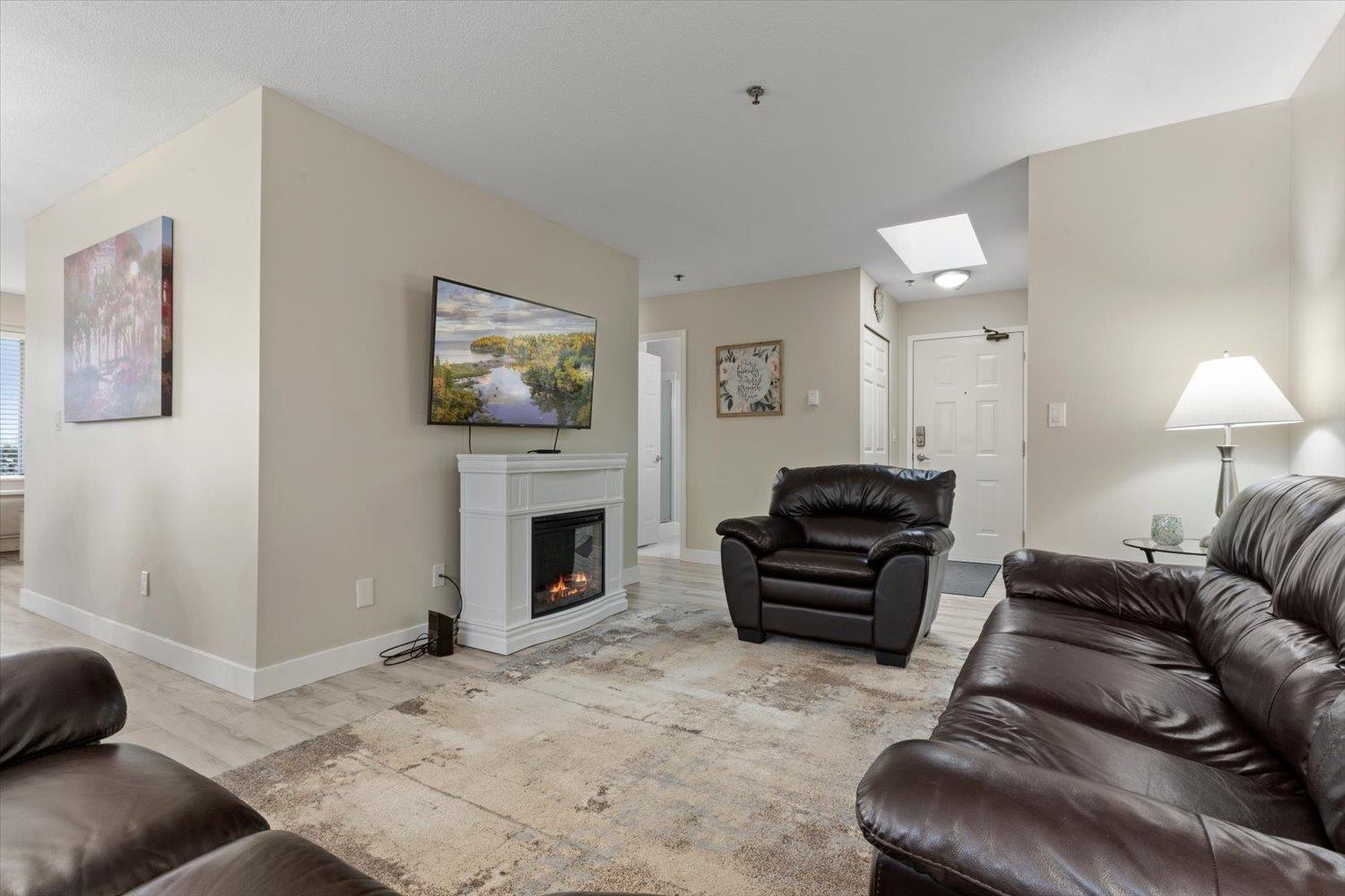 307 33535 King Road, Abbotsford, British Columbia  V2S 6Z5 - Photo 3 - R3102821