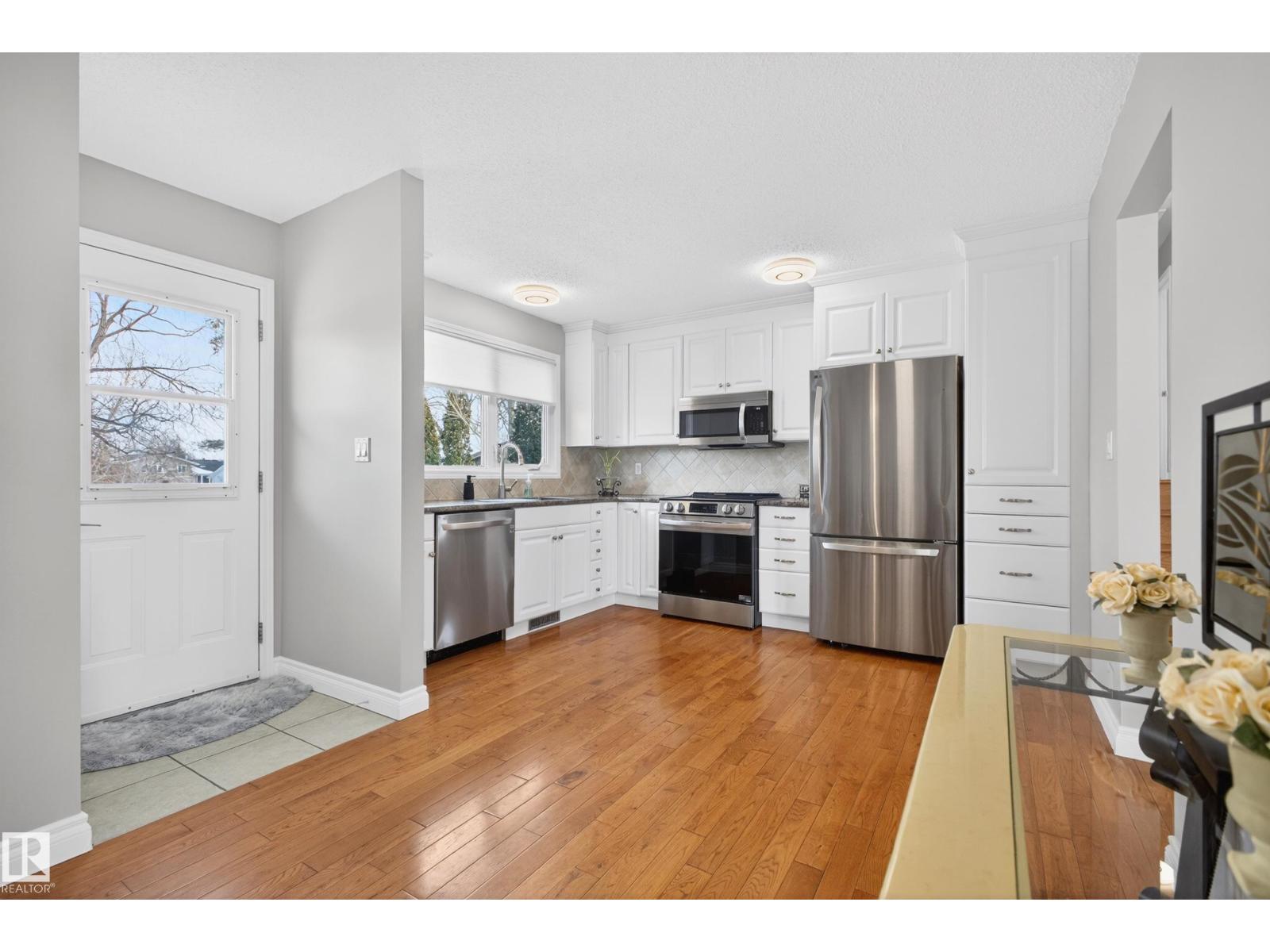 104 Grandin Dr, Morinville, Alberta  T8R 1H5 - Photo 13 - E4482515