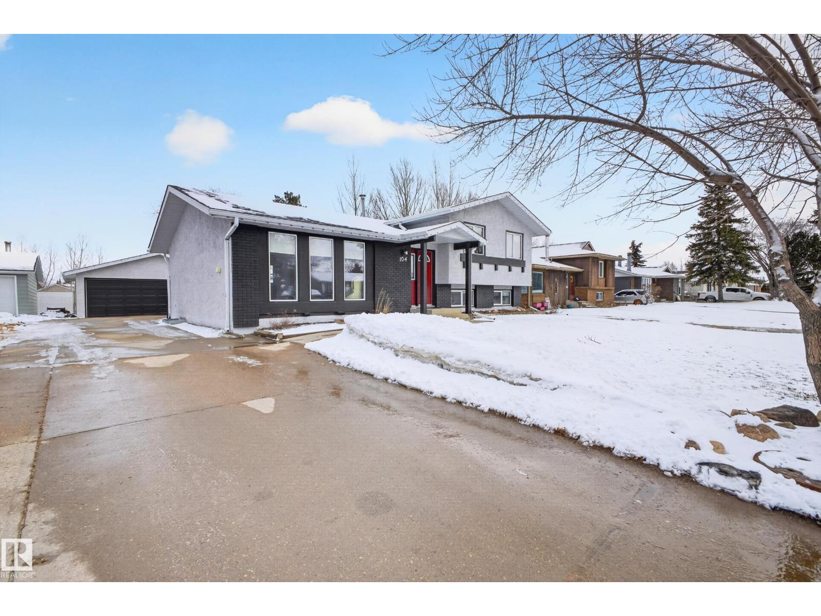 104 Grandin Dr, Morinville, Alberta  T8R 1H5 - Photo 2 - E4482515