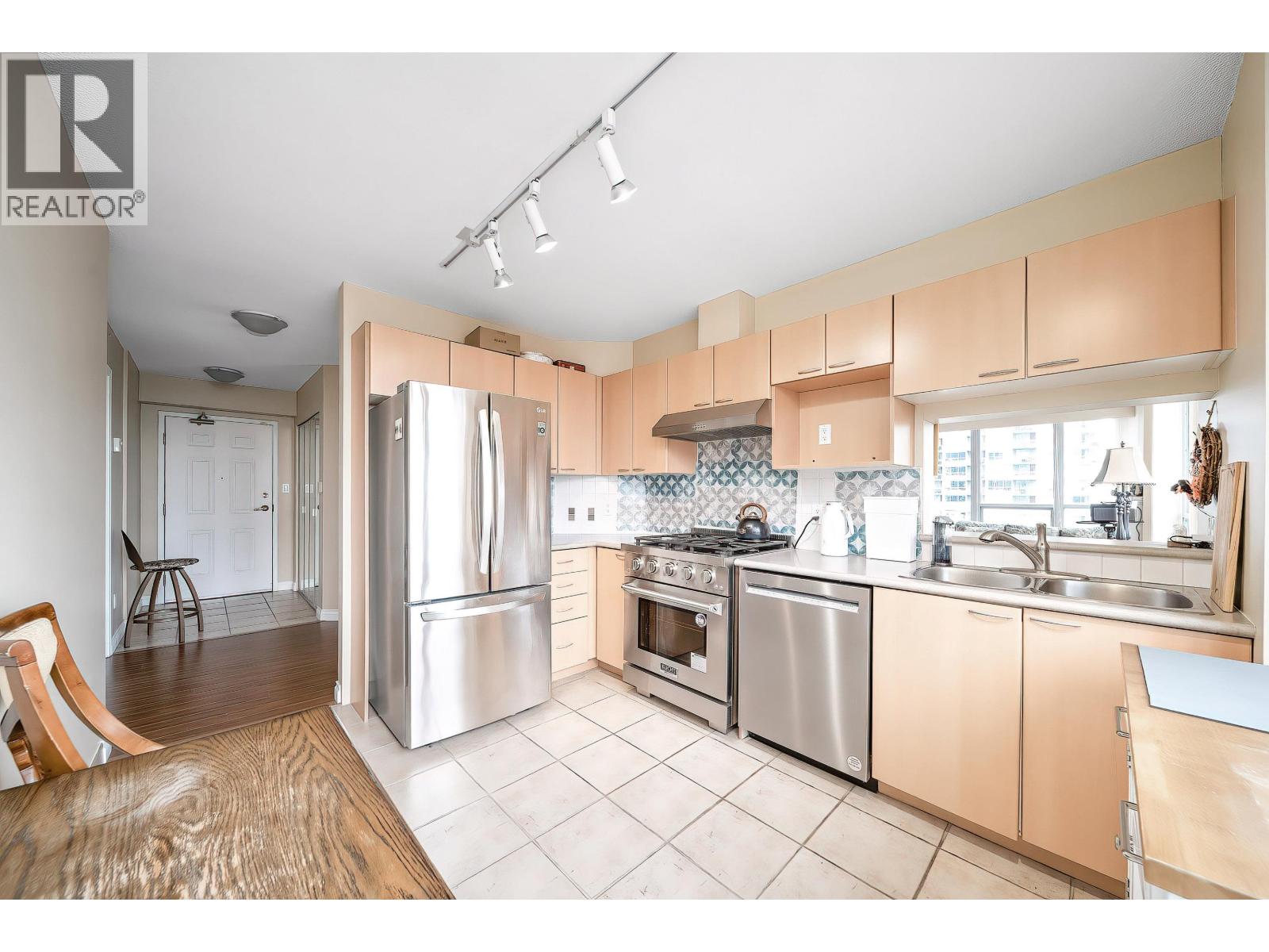 906 108 14th Street, Vancouver, British Columbia  V7L 2N3 - Photo 10 - R3112889