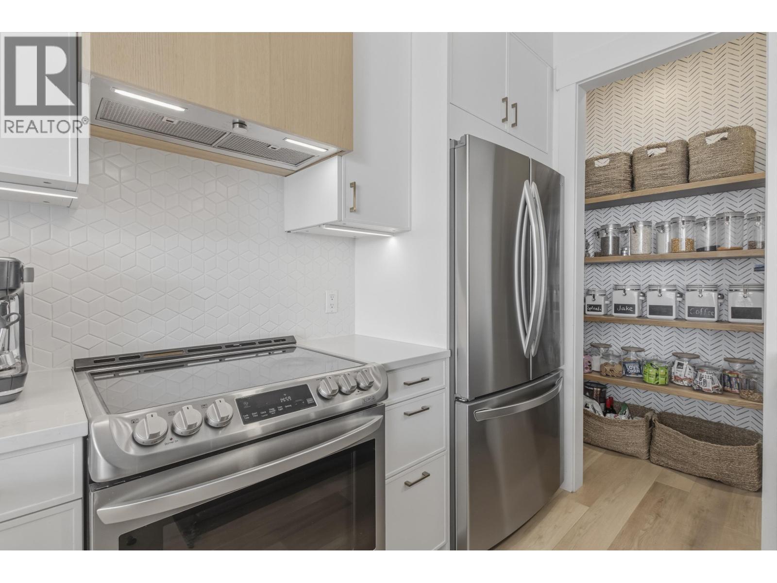 6 1024 Glacier View Drive, Squamish, British Columbia  V8B 0G1 - Photo 3 - R3112991