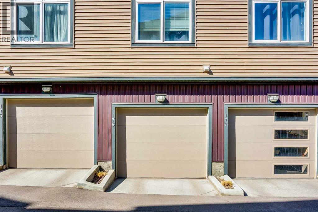175 Sage Bluff Circle Nw, Calgary, Alberta  T3R 1T5 - Photo 31 - A2298784