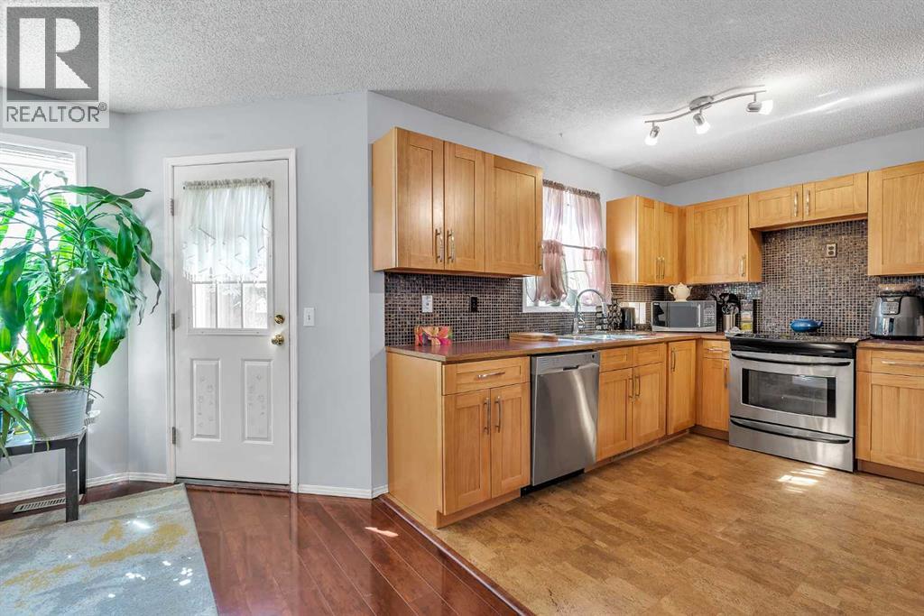 53 Shawfield Road SW, Calgary, Alberta  T2Y 1Y7 - Photo 9 - A2301312