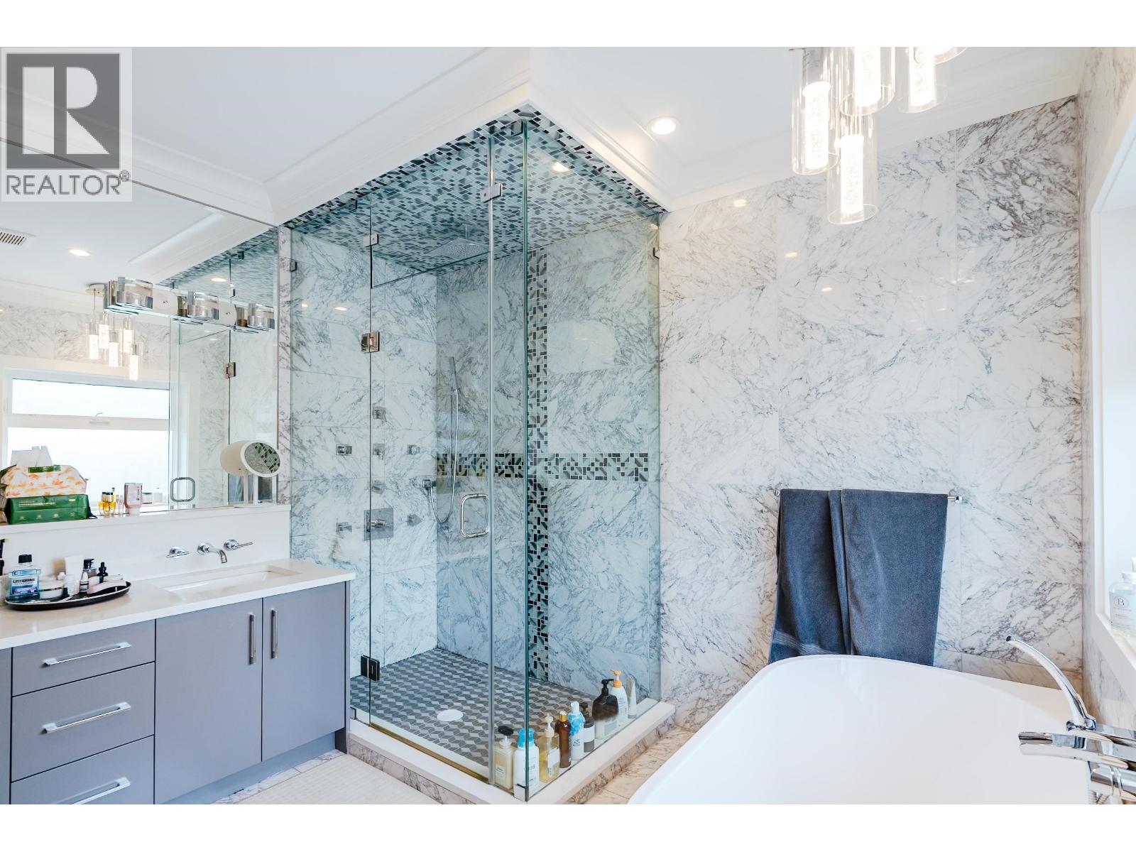 6011 Takla Place, Richmond, British Columbia  V7C 4A1 - Photo 25 - R3113019