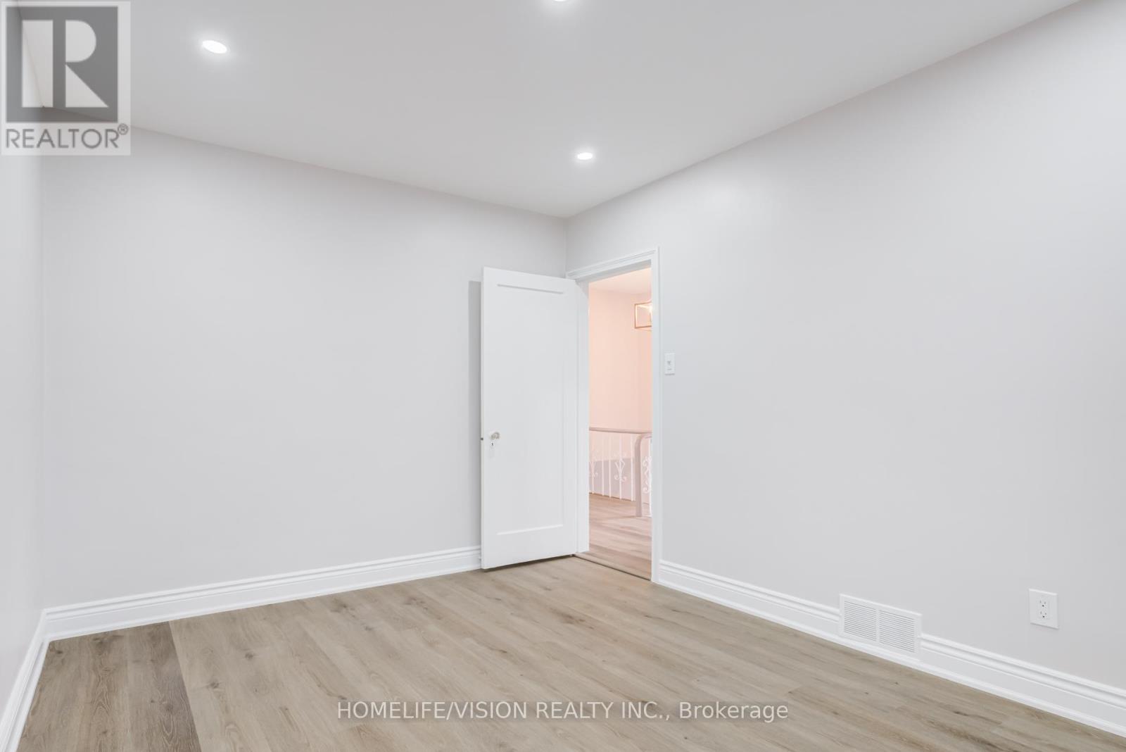 26 Miles Road, Toronto, Ontario  M8V 1V3 - Photo 20 - W13009674