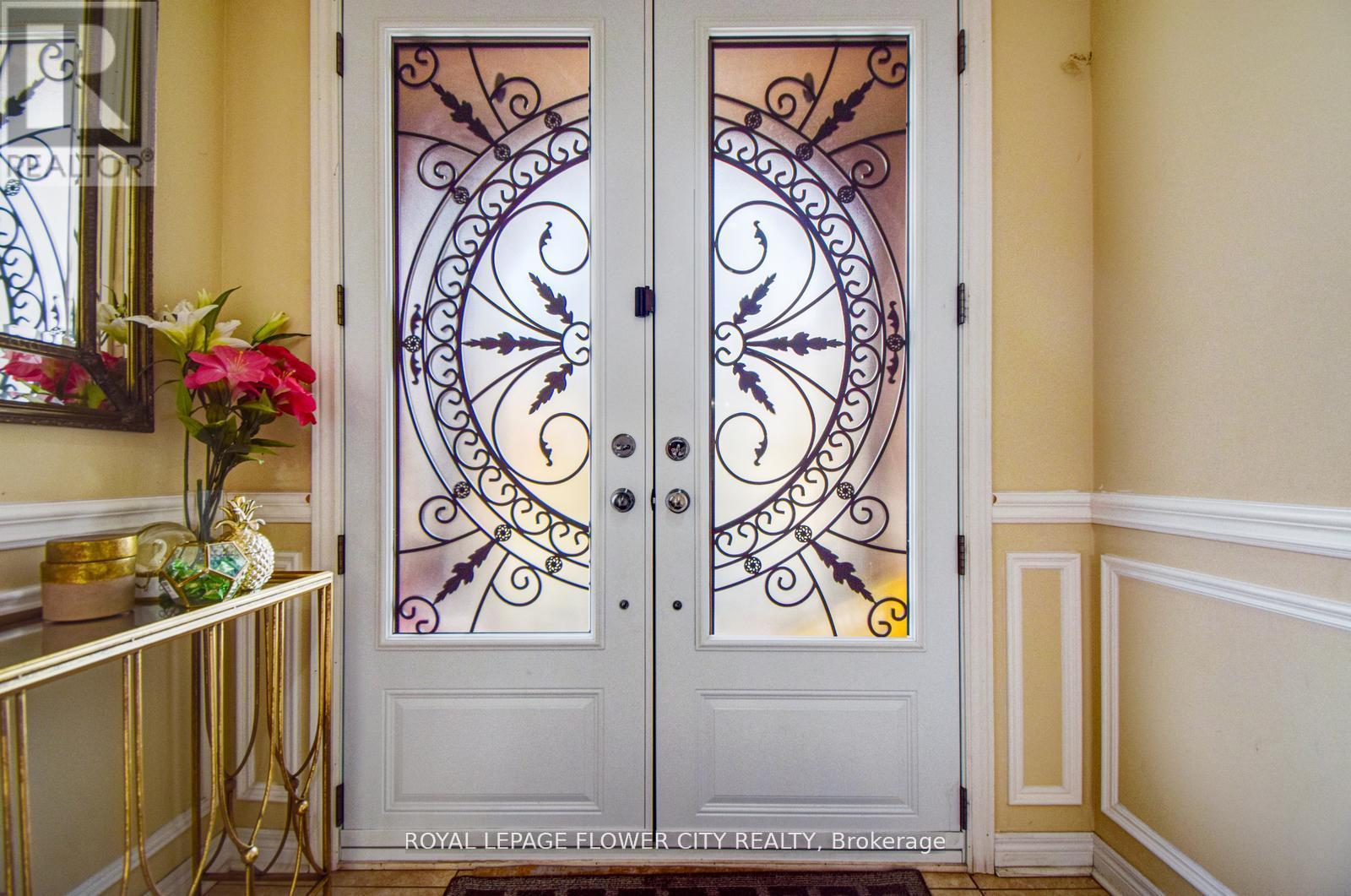 25 Padbury Trail, Brampton, Ontario  L7A 4V2 - Photo 5 - W13015160