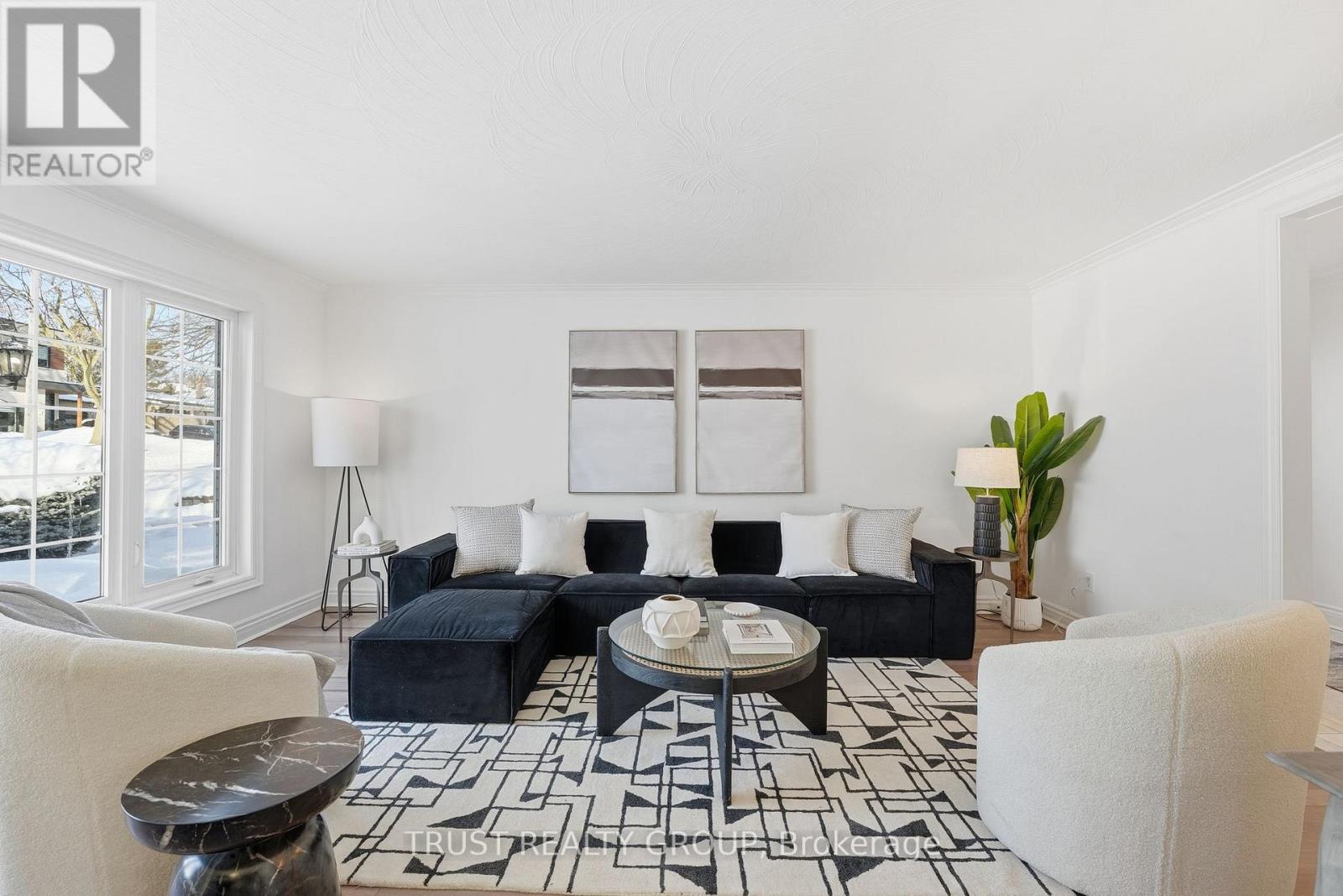 9 Del Ria Drive, Toronto, Ontario  M6L 1L9 - Photo 11 - W13015176