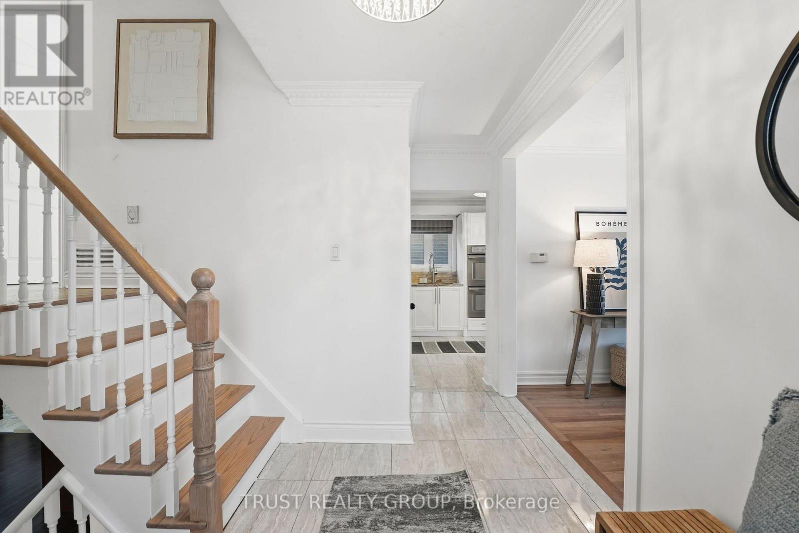 9 Del Ria Drive, Toronto, Ontario  M6L 1L9 - Photo 6 - W13015176