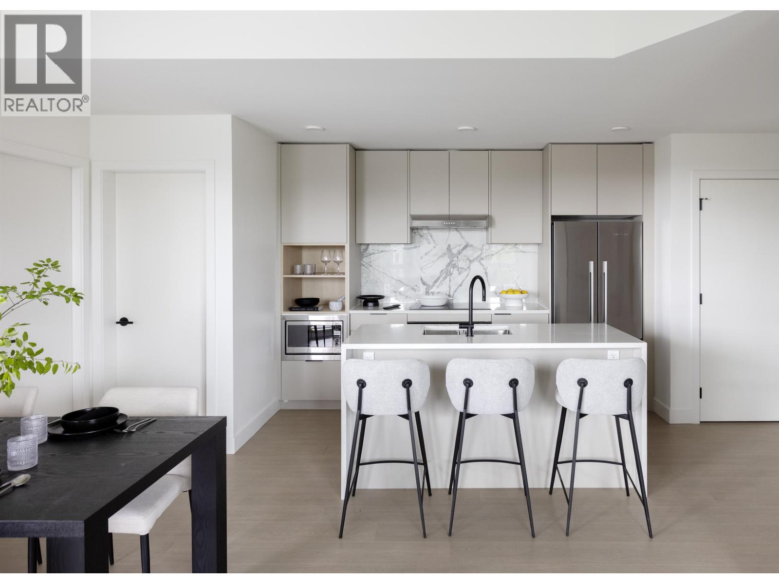 111/211 422 E 3rd Street, North Vancouver, British Columbia  V7L 1G2 - Photo 3 - R3112947