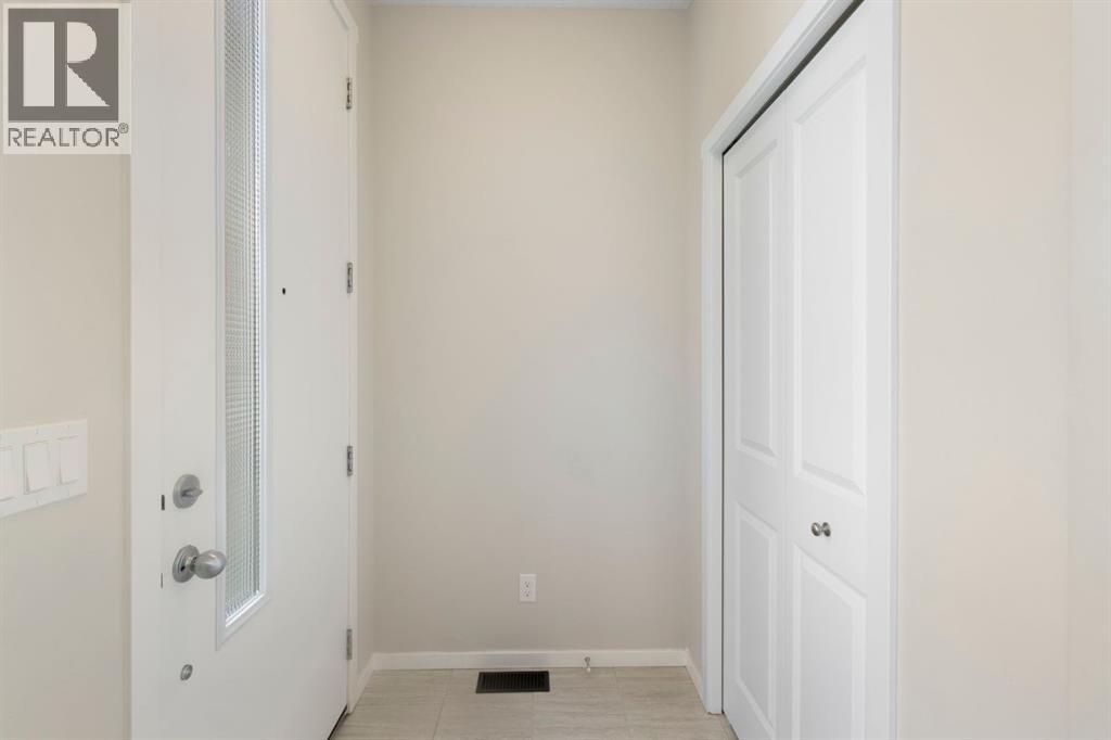 806 Walden Drive Se, Calgary, Alberta  T2X 2J3 - Photo 3 - A2301306