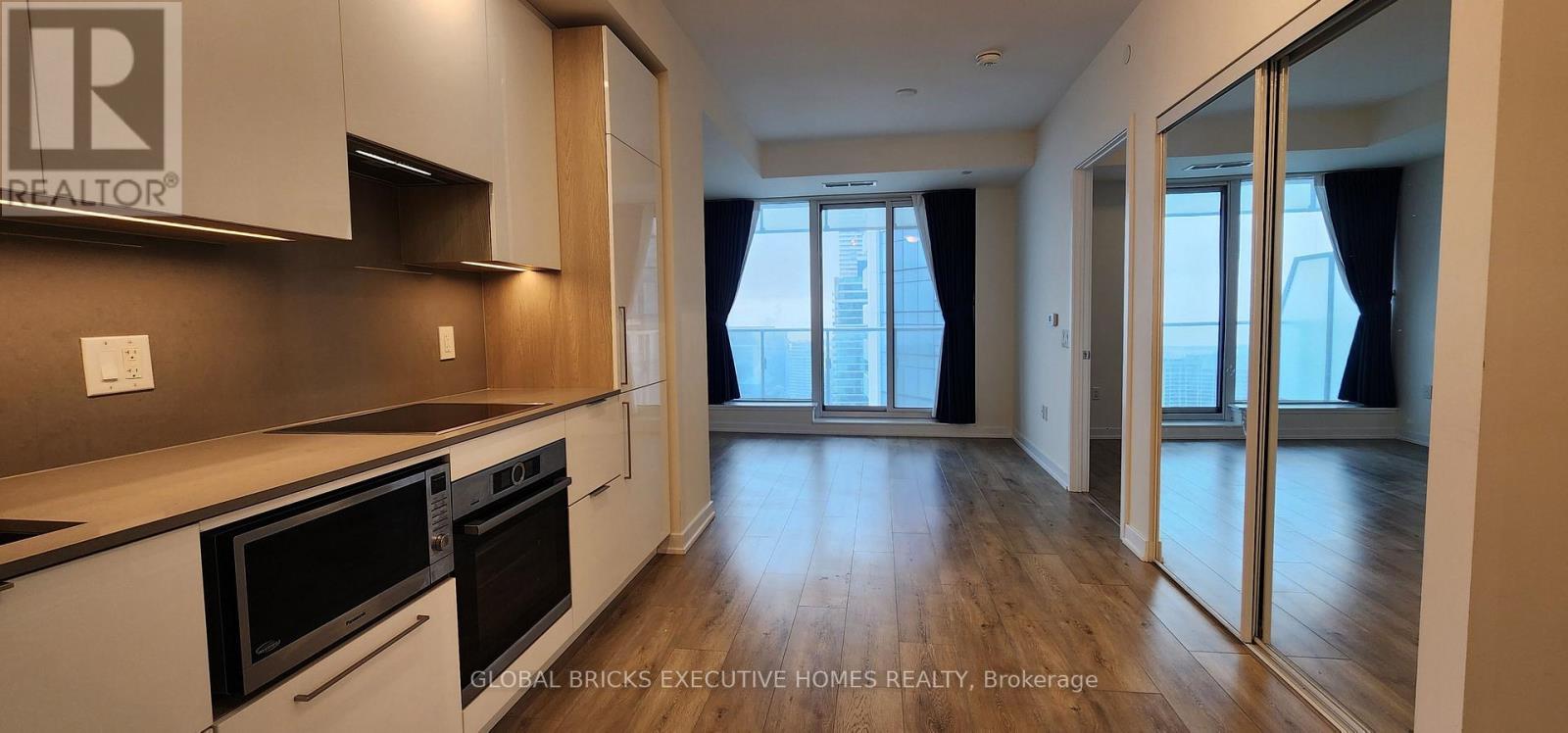 4503 - 28 Freeland Street, Toronto, Ontario  M5E 0E3 - Photo 4 - C12986302