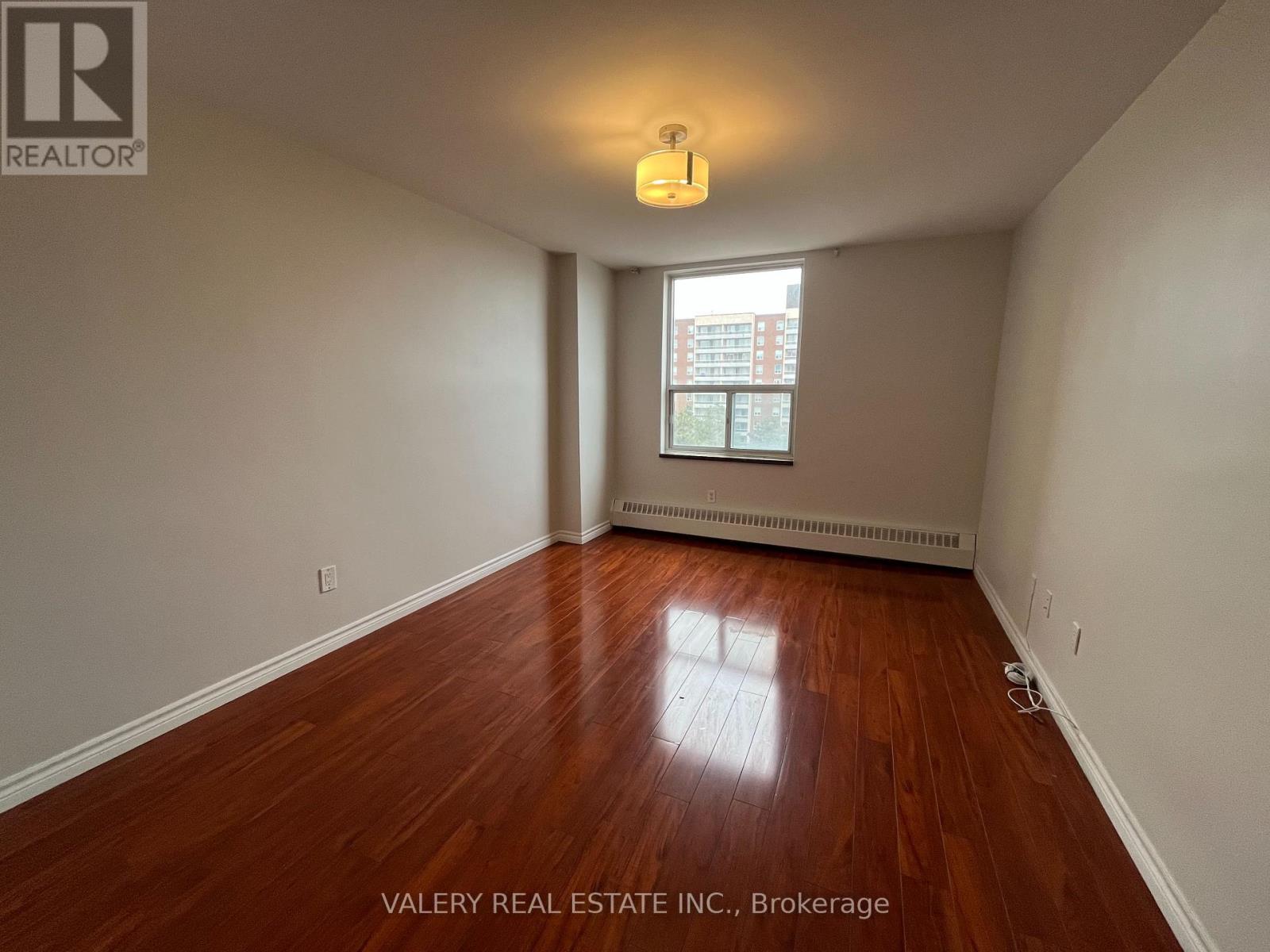 708 - 31 Four Winds Drive, Toronto, Ontario  M3J 1K9 - Photo 11 - W12826566