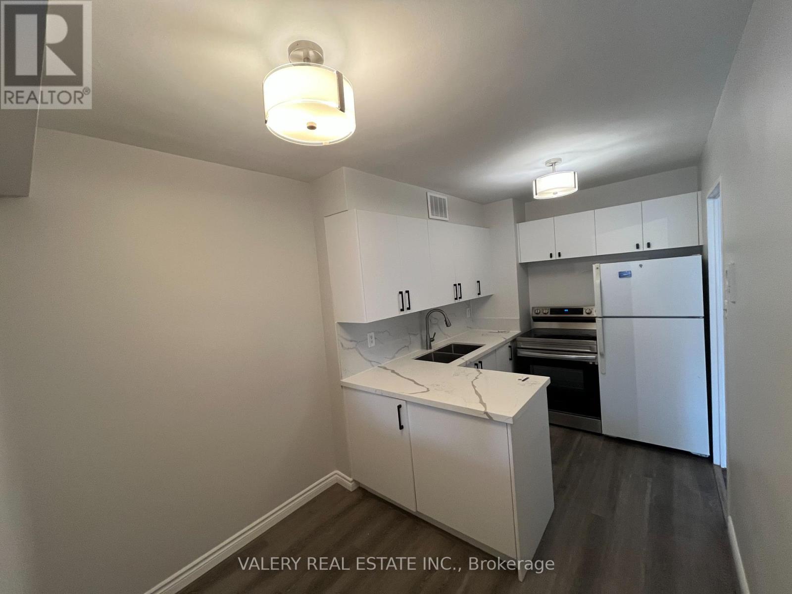 708 - 31 Four Winds Drive, Toronto, Ontario  M3J 1K9 - Photo 6 - W12826566