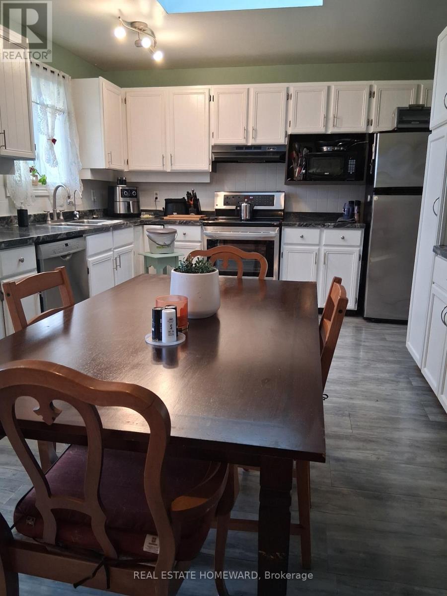 35 Bleeker Avenue, Quinte West, Ontario  K8V 5Y2 - Photo 11 - X12731268