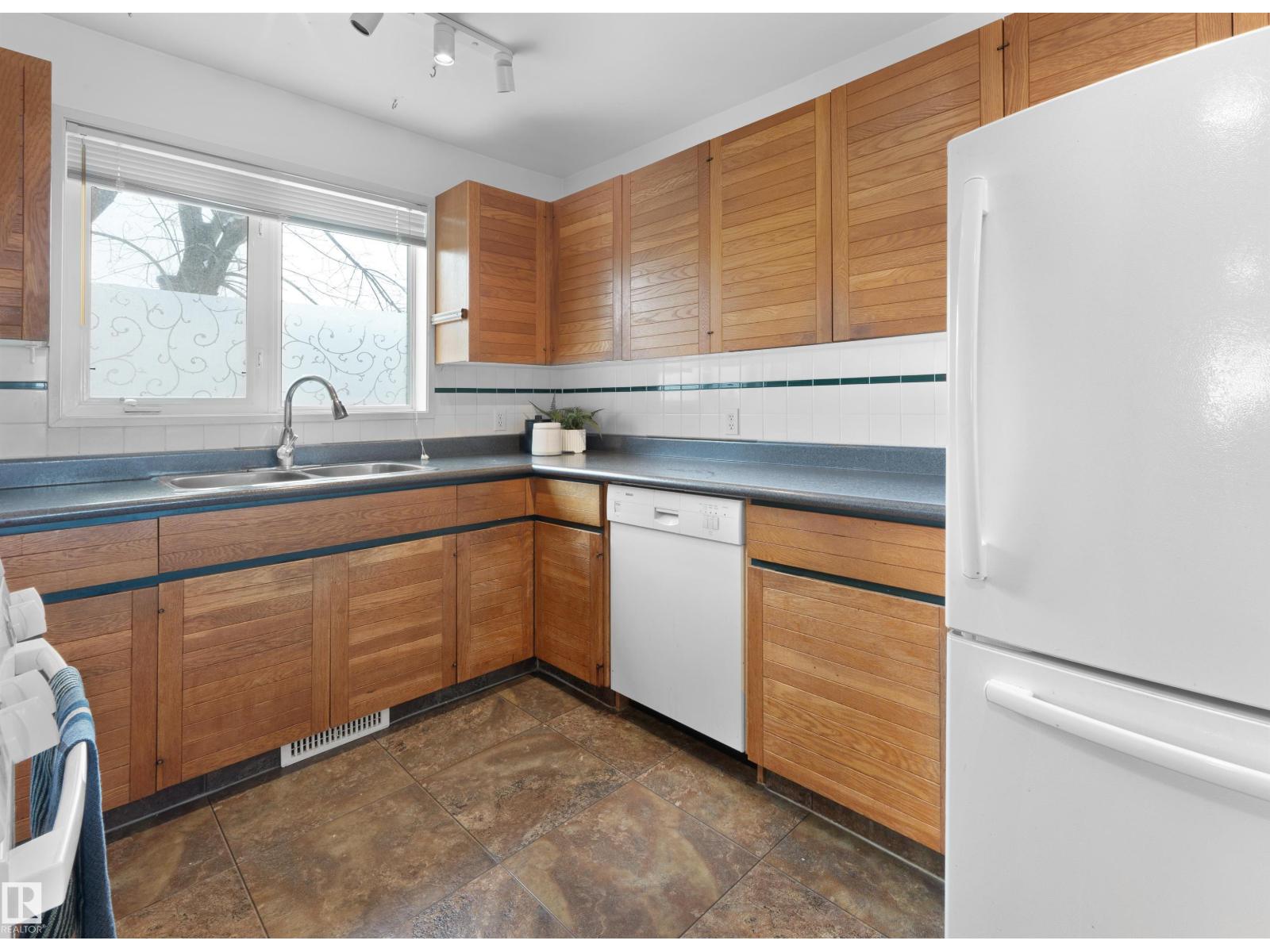 10251 77 St Nw, Edmonton, Alberta  T6A 3C4 - Photo 10 - E4482982