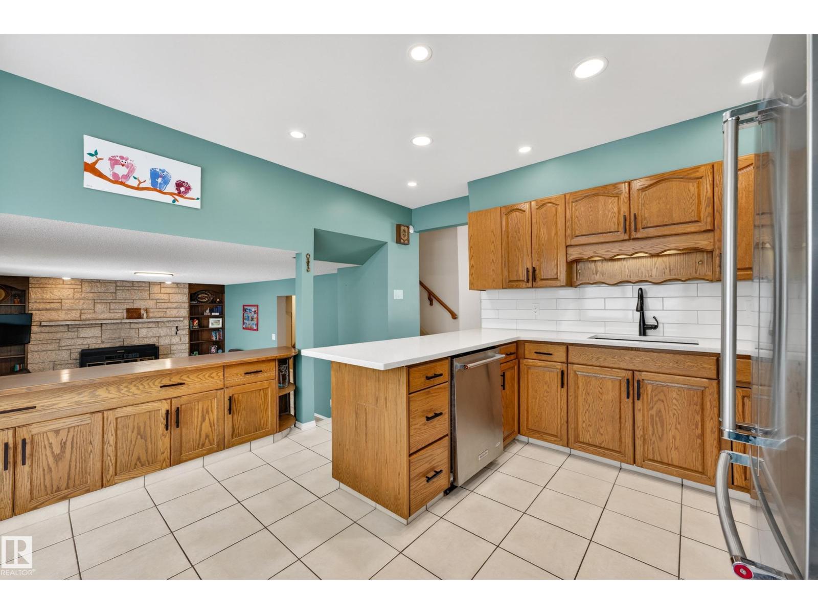 3010 105a St Nw, Edmonton, Alberta  T6J 3A5 - Photo 10 - E4482983