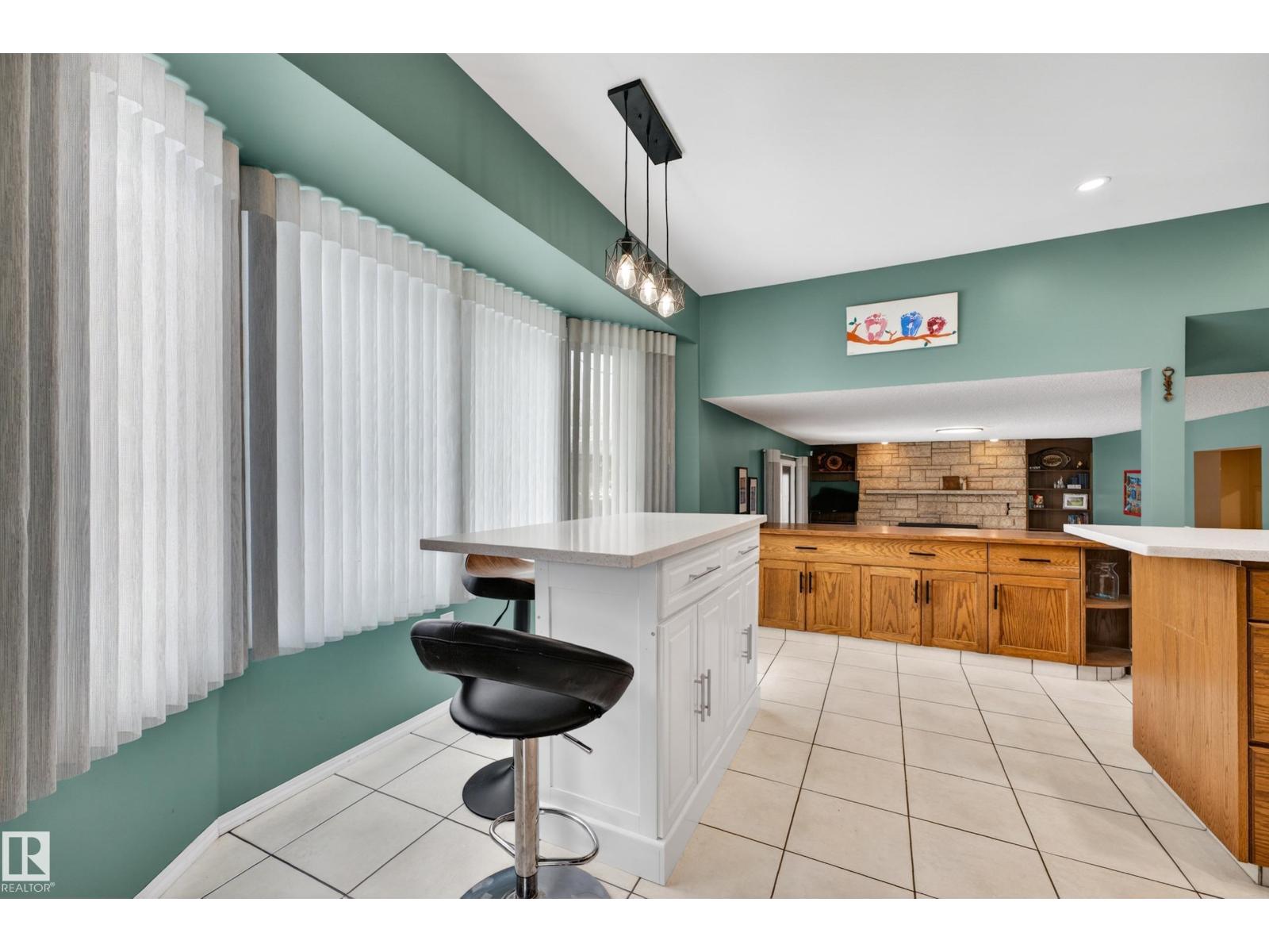 3010 105a St Nw, Edmonton, Alberta  T6J 3A5 - Photo 11 - E4482983