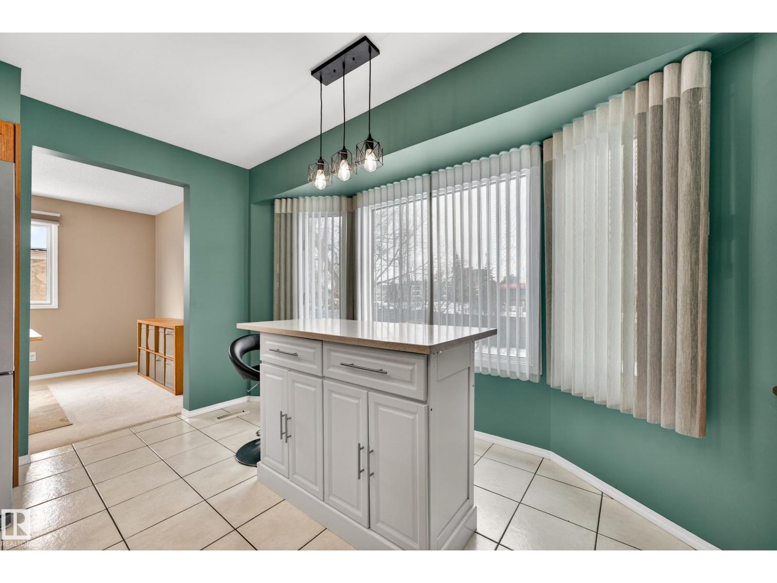 3010 105a St Nw, Edmonton, Alberta  T6J 3A5 - Photo 12 - E4482983