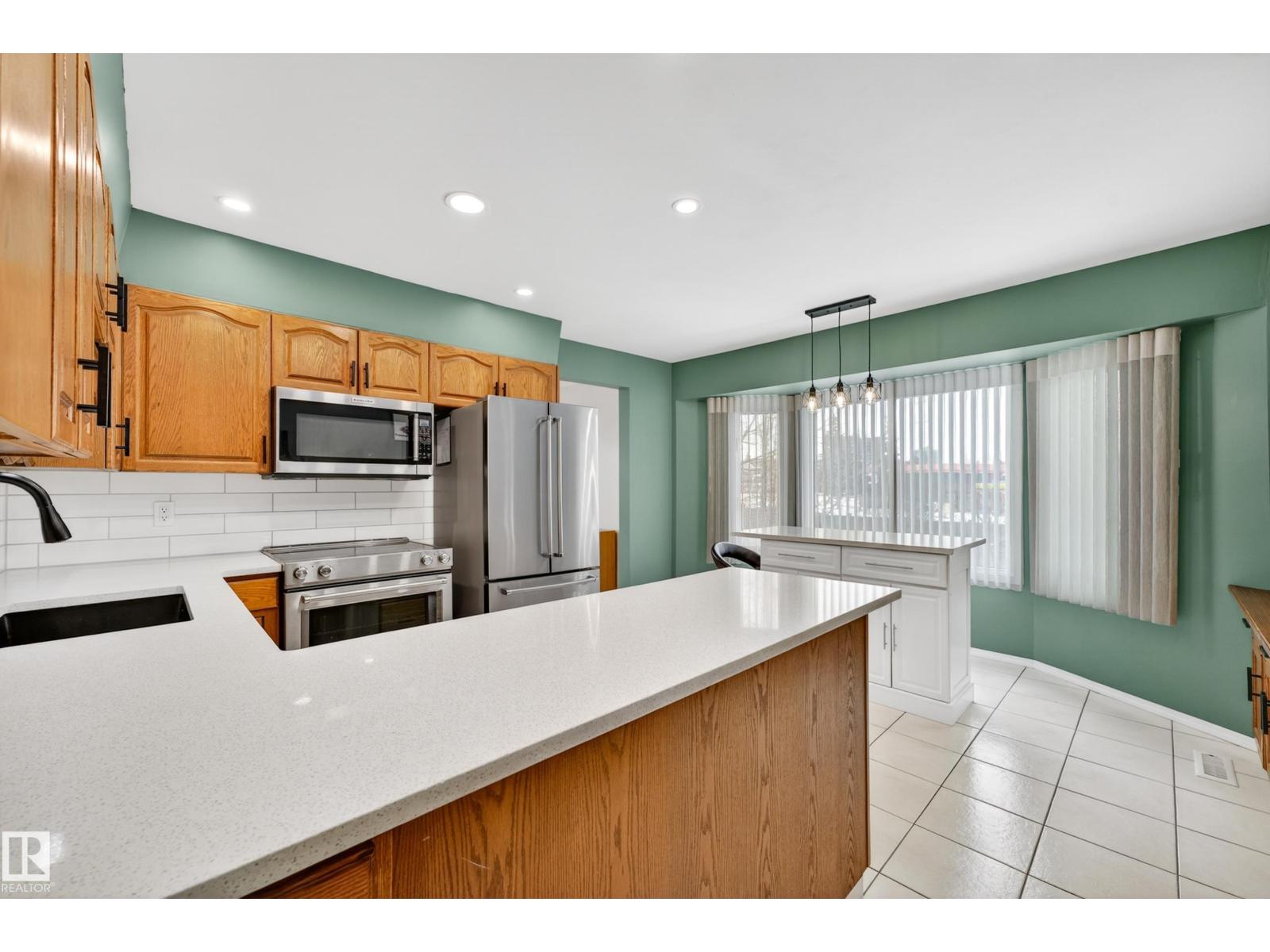 3010 105a St Nw, Edmonton, Alberta  T6J 3A5 - Photo 15 - E4482983