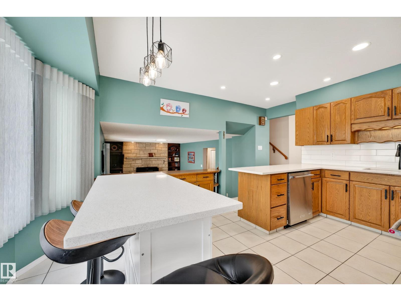 3010 105a St Nw, Edmonton, Alberta  T6J 3A5 - Photo 9 - E4482983