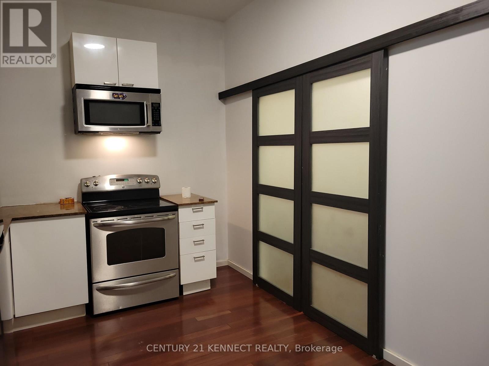 2nd Rear - 181 Augusta Avenue, Toronto, Ontario  M5T 2L4 - Photo 2 - C12925844