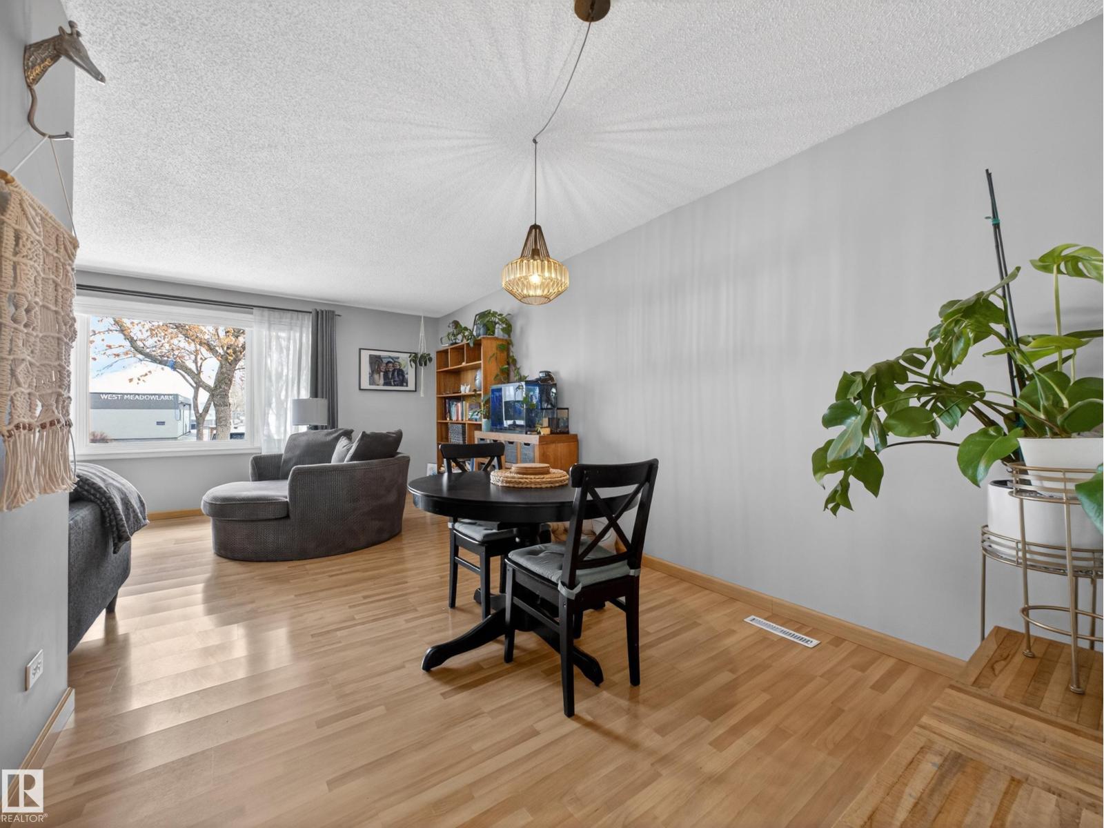 9310 165 St Nw, Edmonton, Alberta  T5R 2S4 - Photo 10 - E4482694